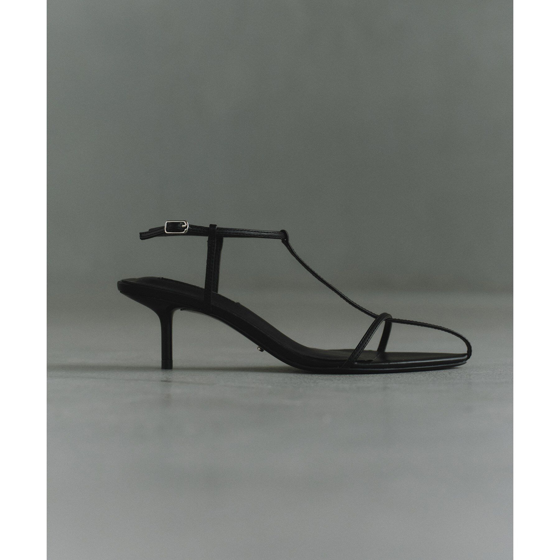 CODE A「tony bianco｜FAST HEELS」|サンダル|