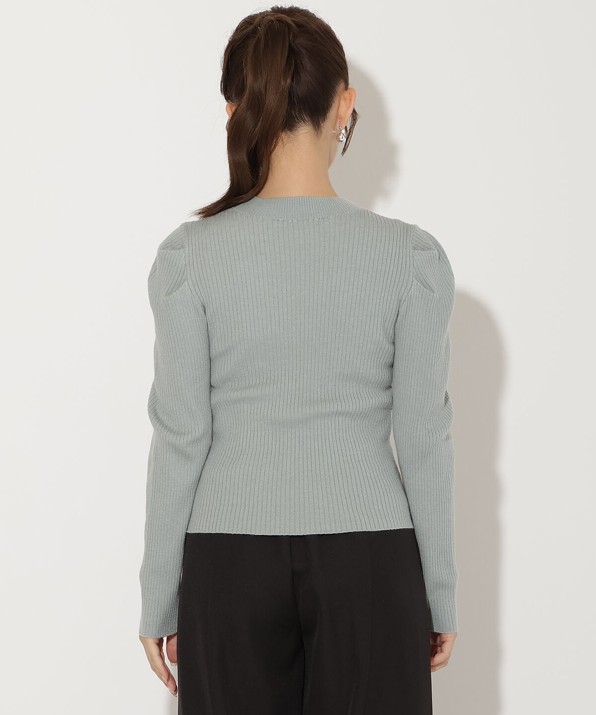 アンドクチュール「肩ギャザーハイネックリブニット」|ニット・セーター|