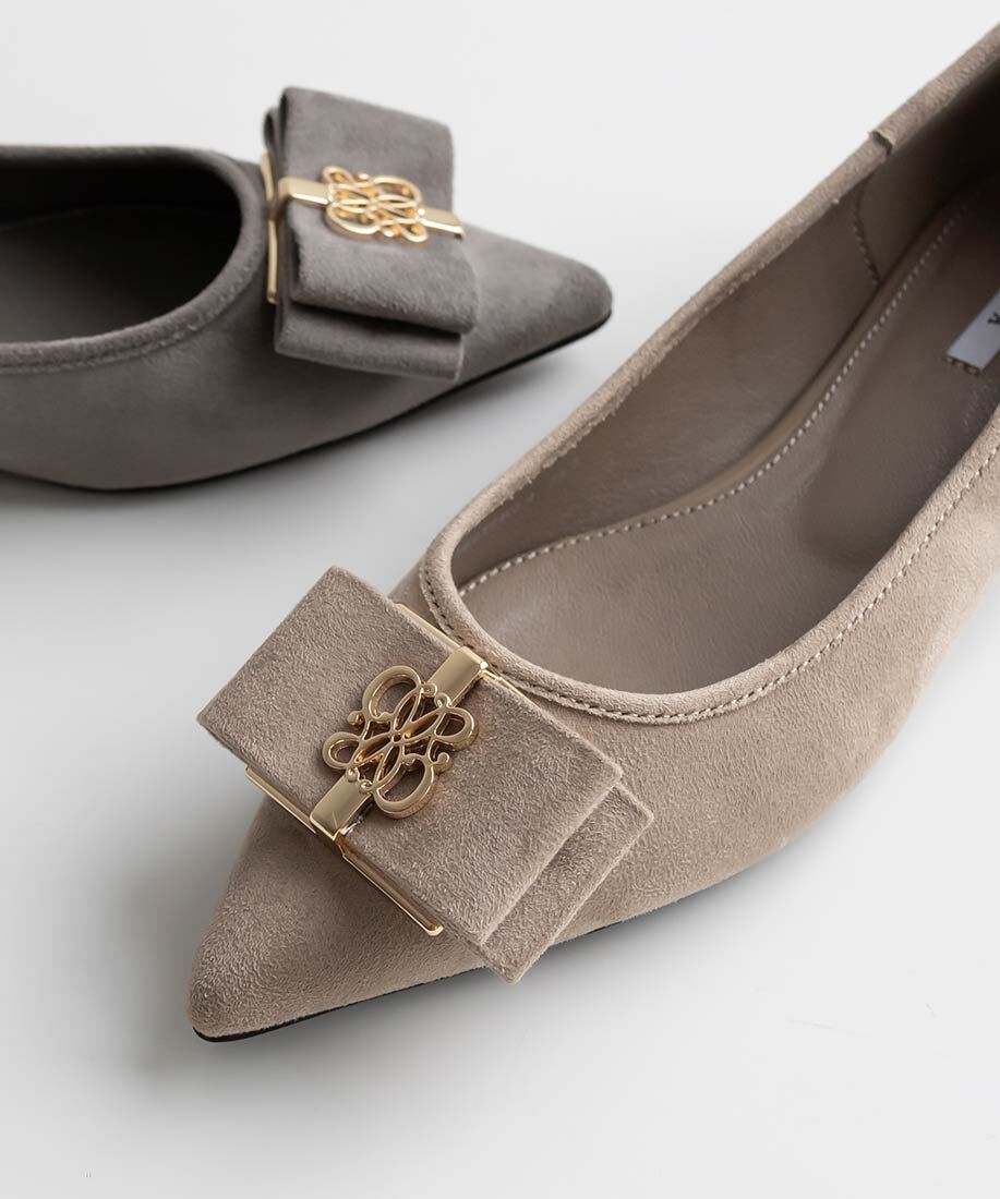  「モノグラムパーツリボンフラットパンプス」|パンプス|