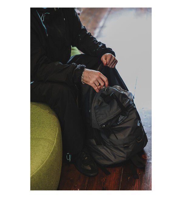 BEAMS「【別注】GREGORY / Mighty Day Lite RIP STOP」|リュック|BLACK