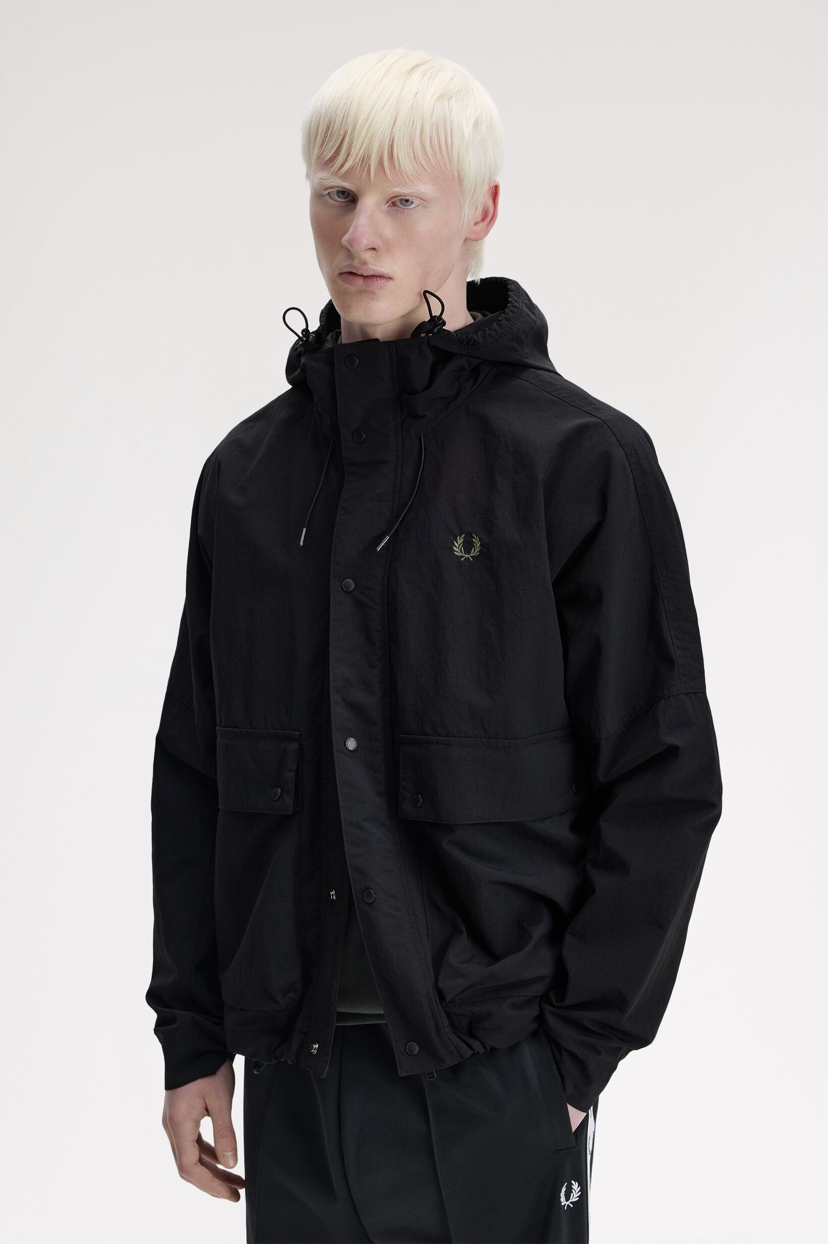 FRED PERRY 「Cropped Ripstop Parka」|ブルゾン・スタジャン|BLACK