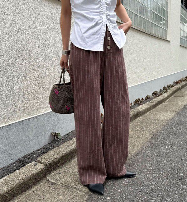 fredy emue「ストライプセミワイドタックパンツ」|チノ|ブラウン系その他