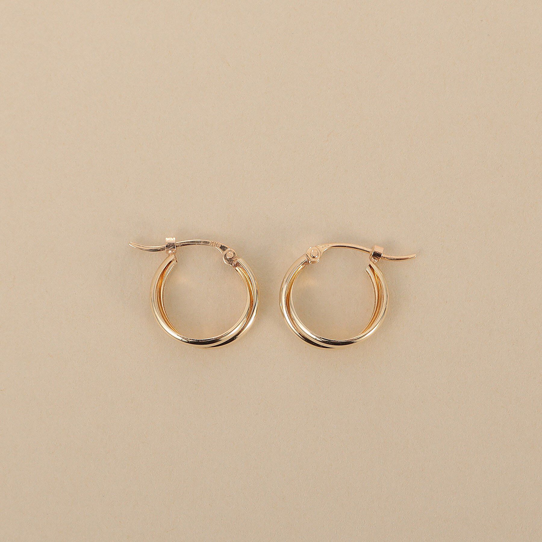 COCOSHNIK ONKITSCH「K10ドームクロスフープピアス」|ピアス|