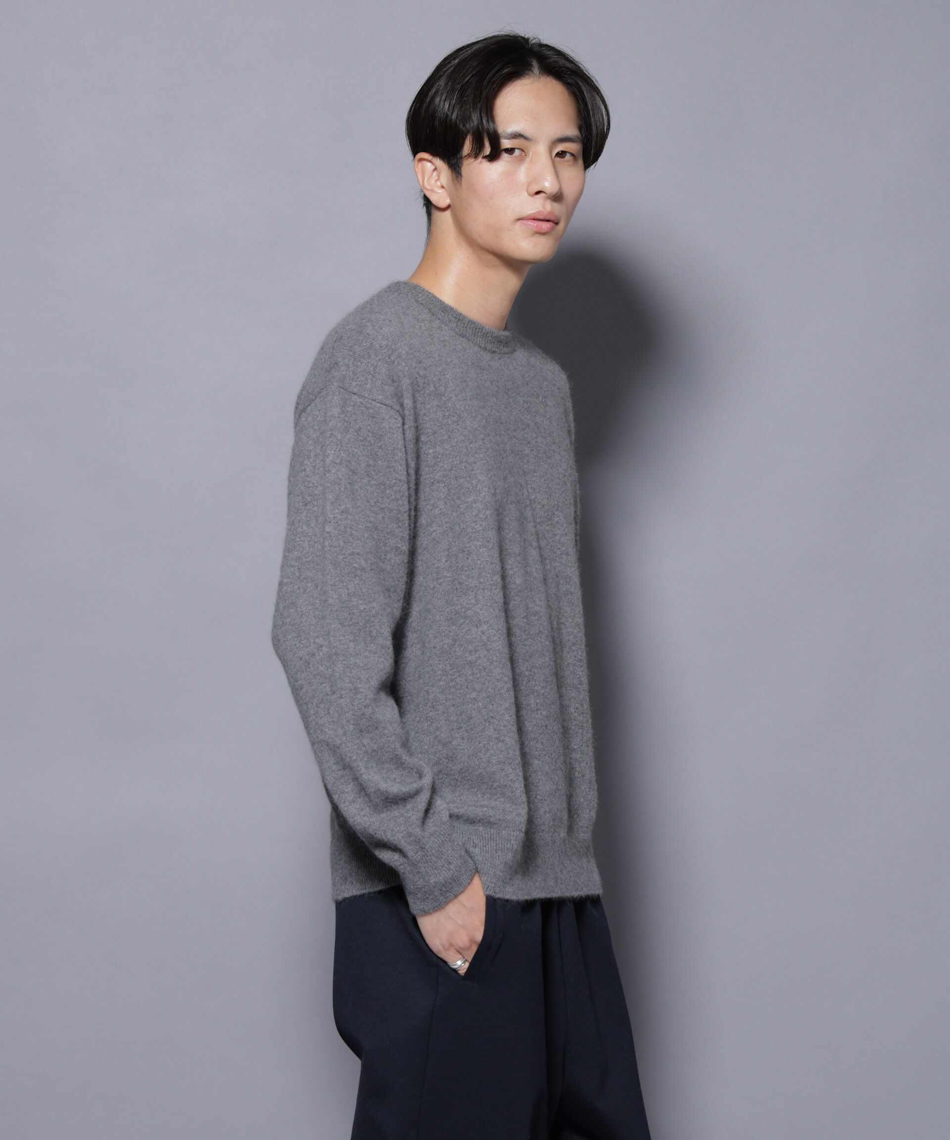 nano･universe「アンゴラ混ライトクルーネックニット」|ニット・セーター|チャコール3