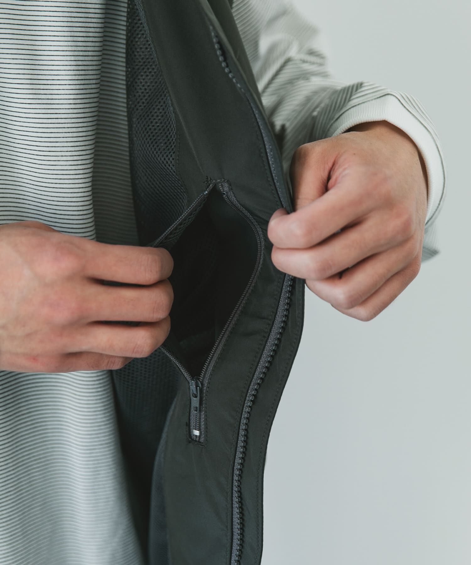 URBAN RESEARCH DOORS「『別注』Foxfire&times;DOORS　ゴアテックス ベスト」|ノーカラーコート|