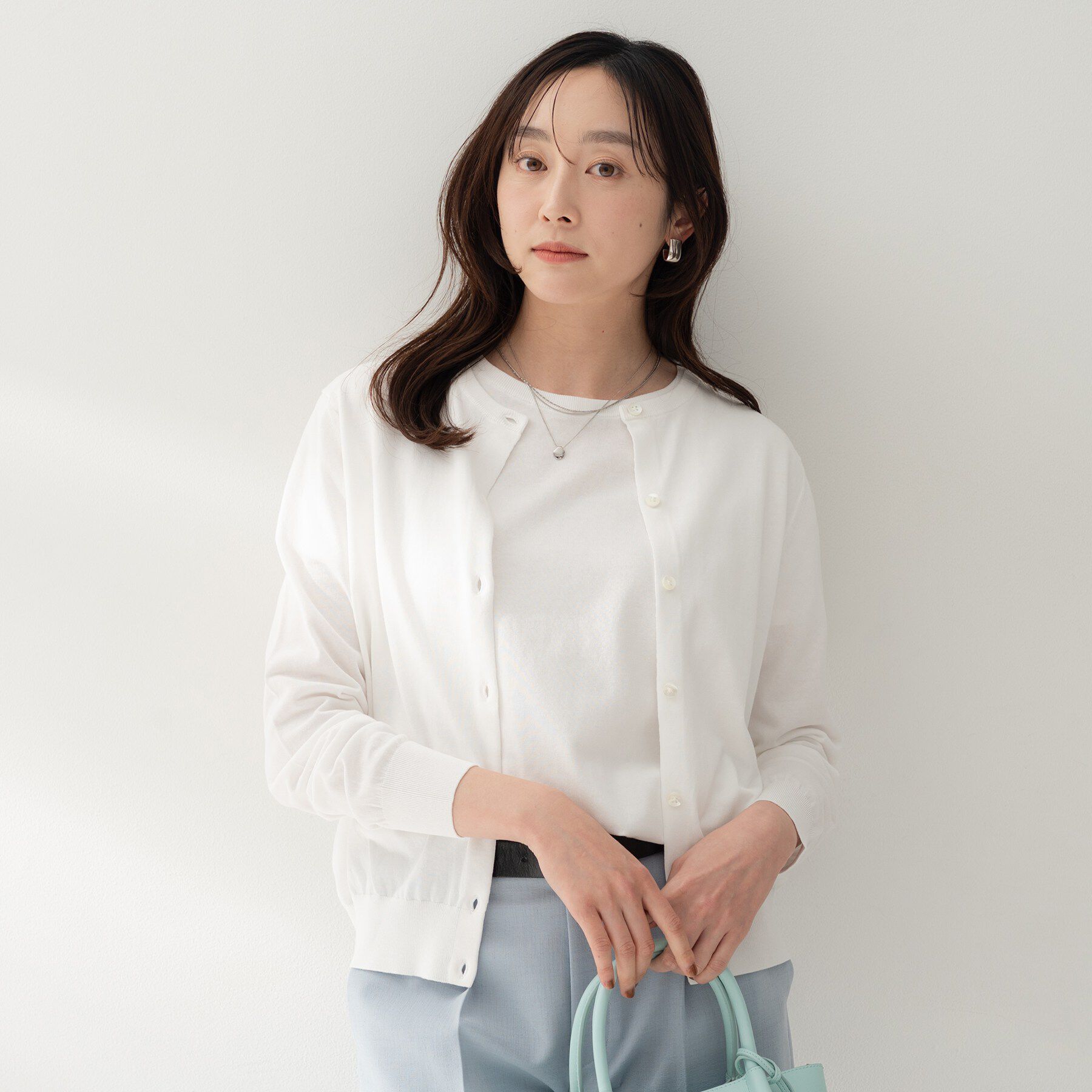 UNTITLED「コットンクルーネックカーディガン」|カーディガン|ホワイト(001)