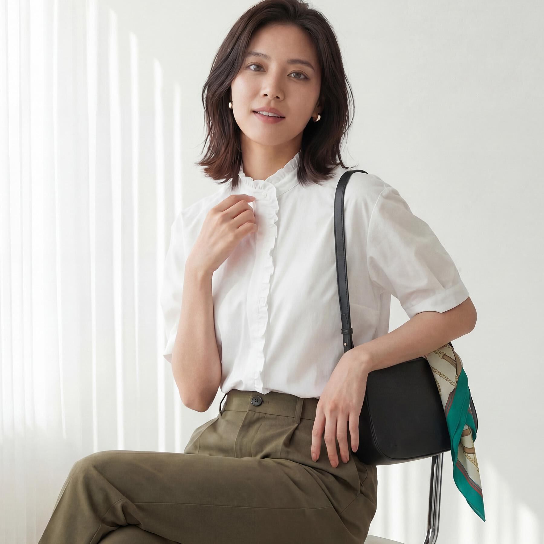 UNTITLED「スタンドカラーフリルブラウス」|シャツ・ブラウス|ホワイト(001)