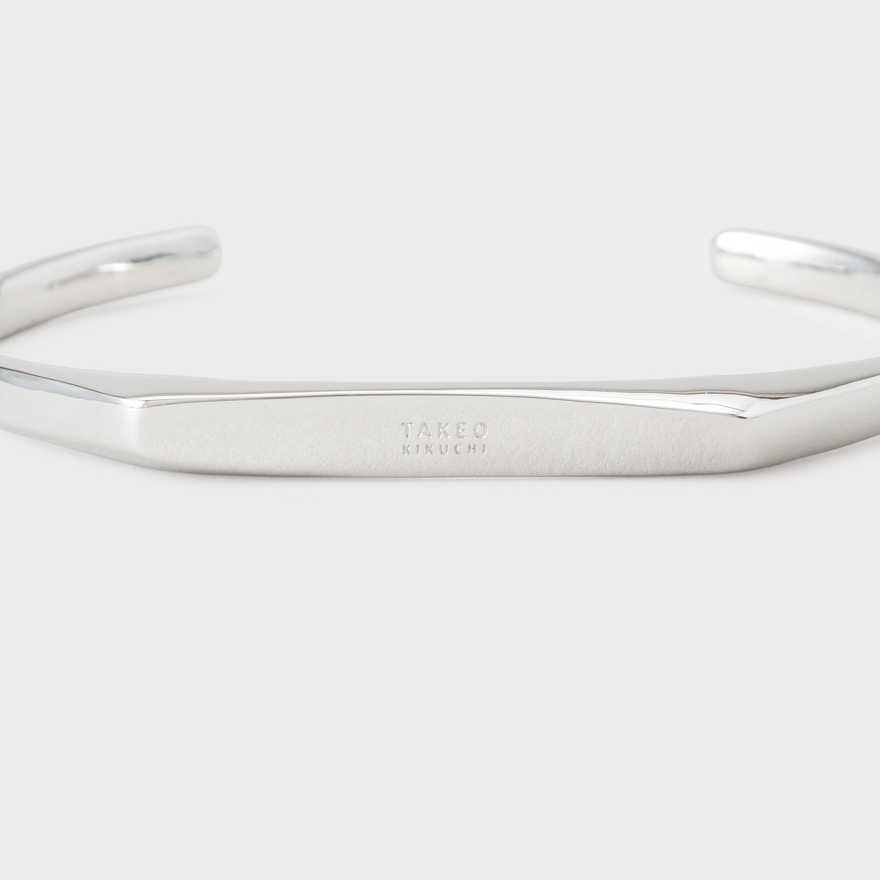 TAKEO KIKUCHI「真鍮製アソートバングル ー 洗練された大人のアクセント」|ブレスレット・バングル|