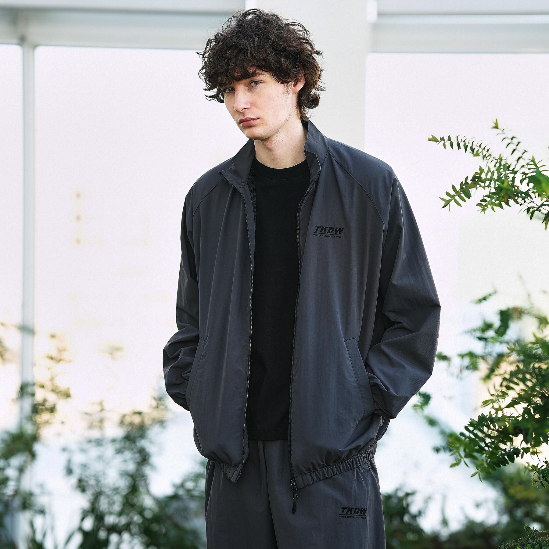 TAKEO KIKUCHI「TKDWトレーニングブルゾン」|ブルゾン・スタジャン|チャコールグレー(0