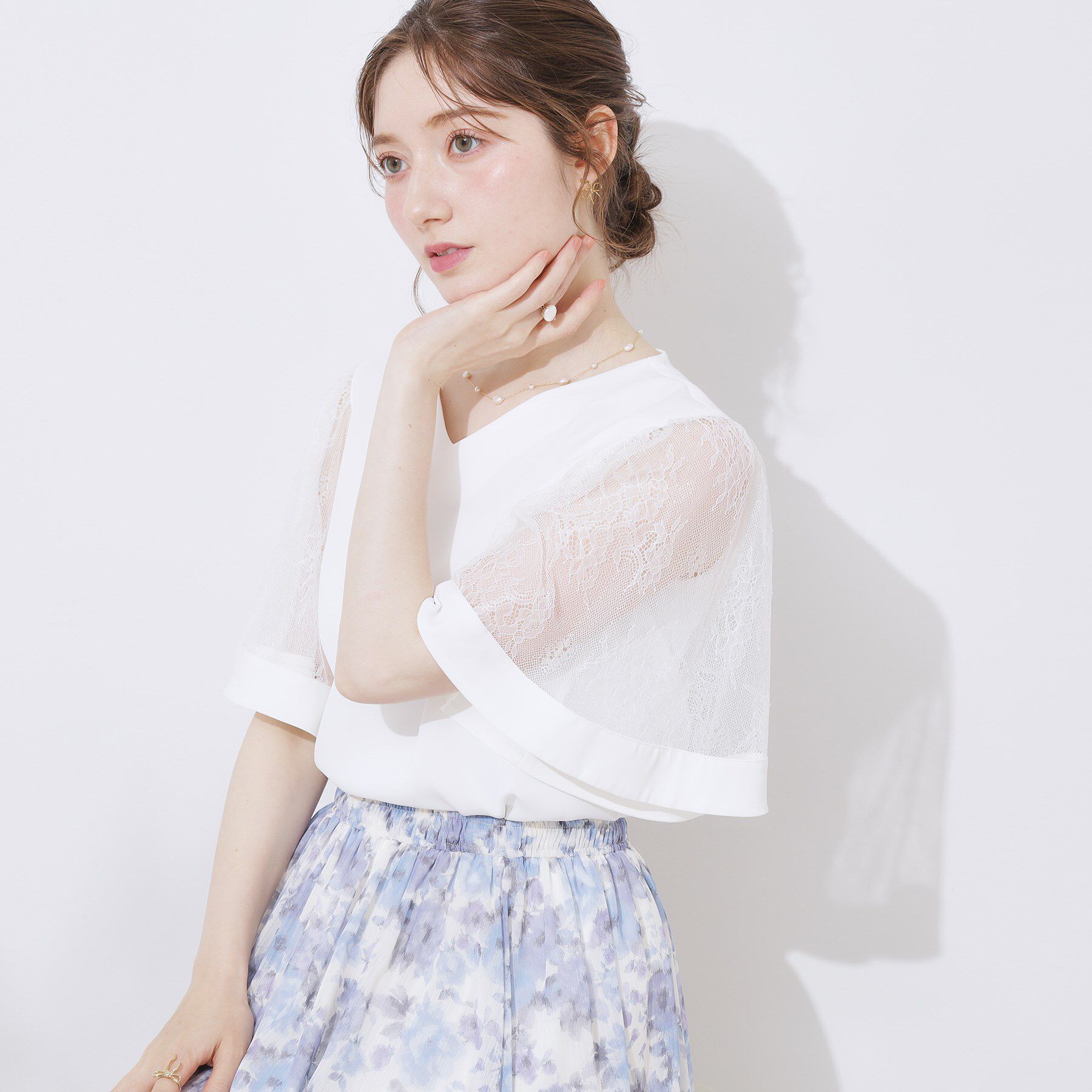 Couture broach「【マシンウォッシャブル・シアー・細見え】Vネック袖レースフレアブラウス」|シャツ・ブラウス|オフホワイト(003