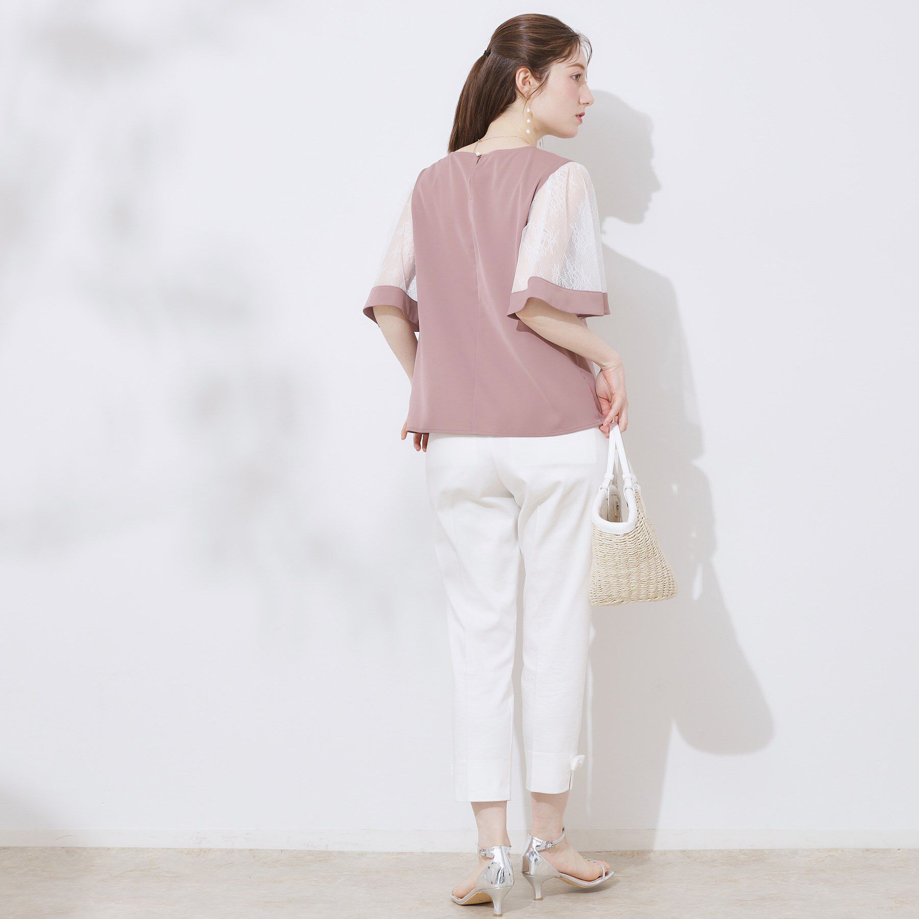 Couture broach「【マシンウォッシャブル・シアー・細見え】Vネック袖レースフレアブラウス」|シャツ・ブラウス|