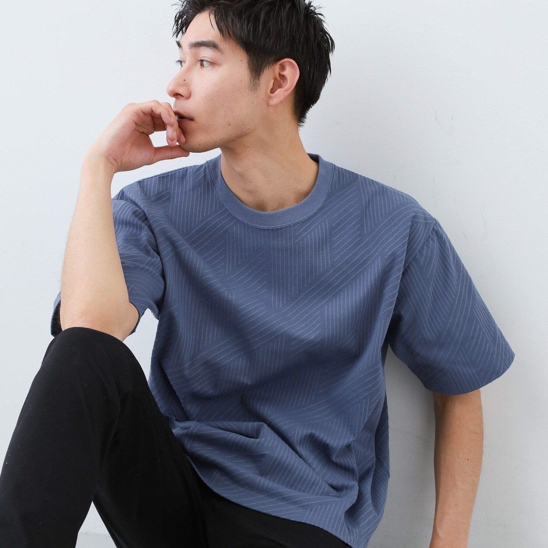 THE SHOP TK「【無地だと少し物足りないという方へ】ジオメトリック柄 半袖Tシャツ 洗濯機OK」|Tシャツ・カットソー|ブルー(093)