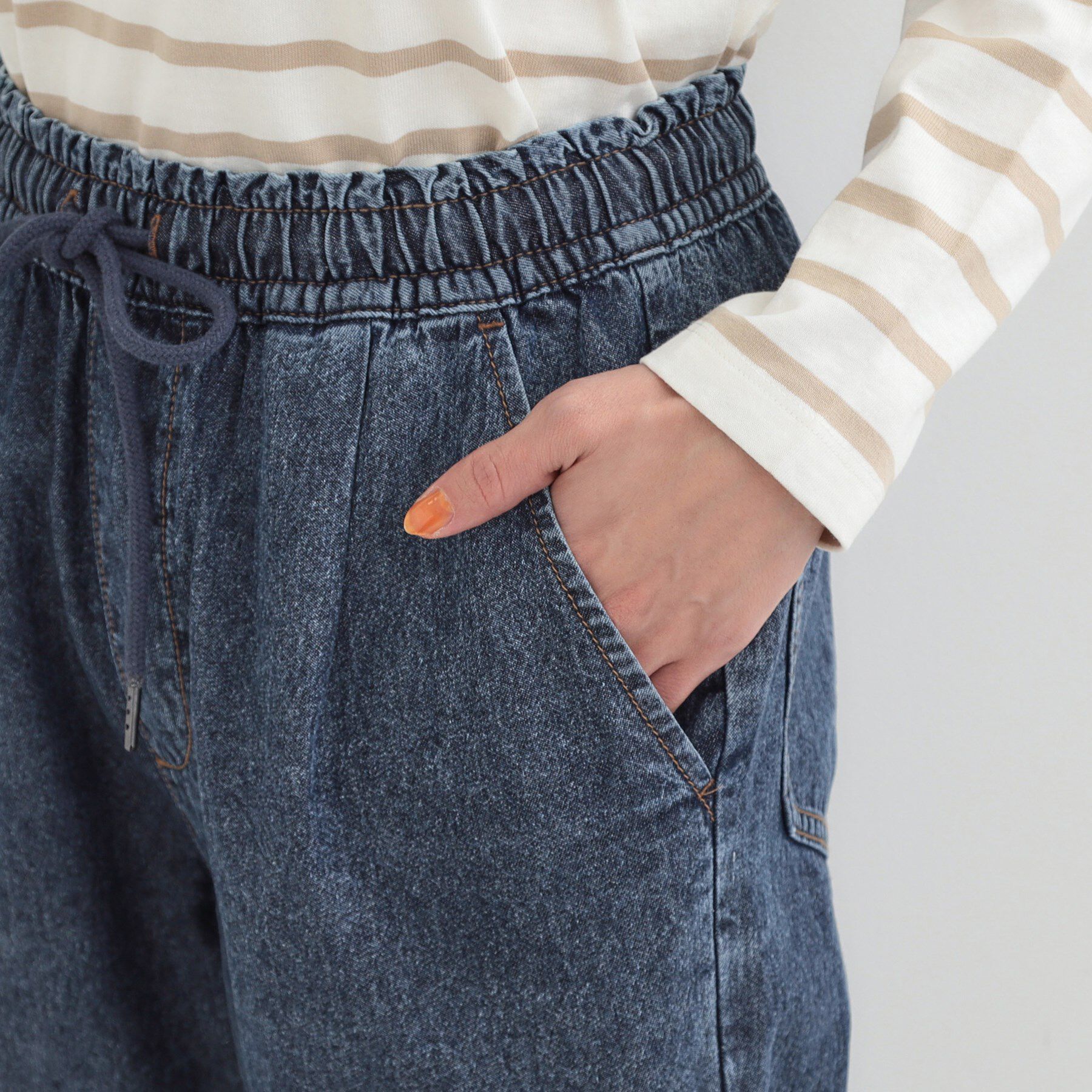 SHOO･LA･RUE「【ライトオンスデニム/S-LL】柔らからくらく イージーデニムテーパードパンツ」|デニム|