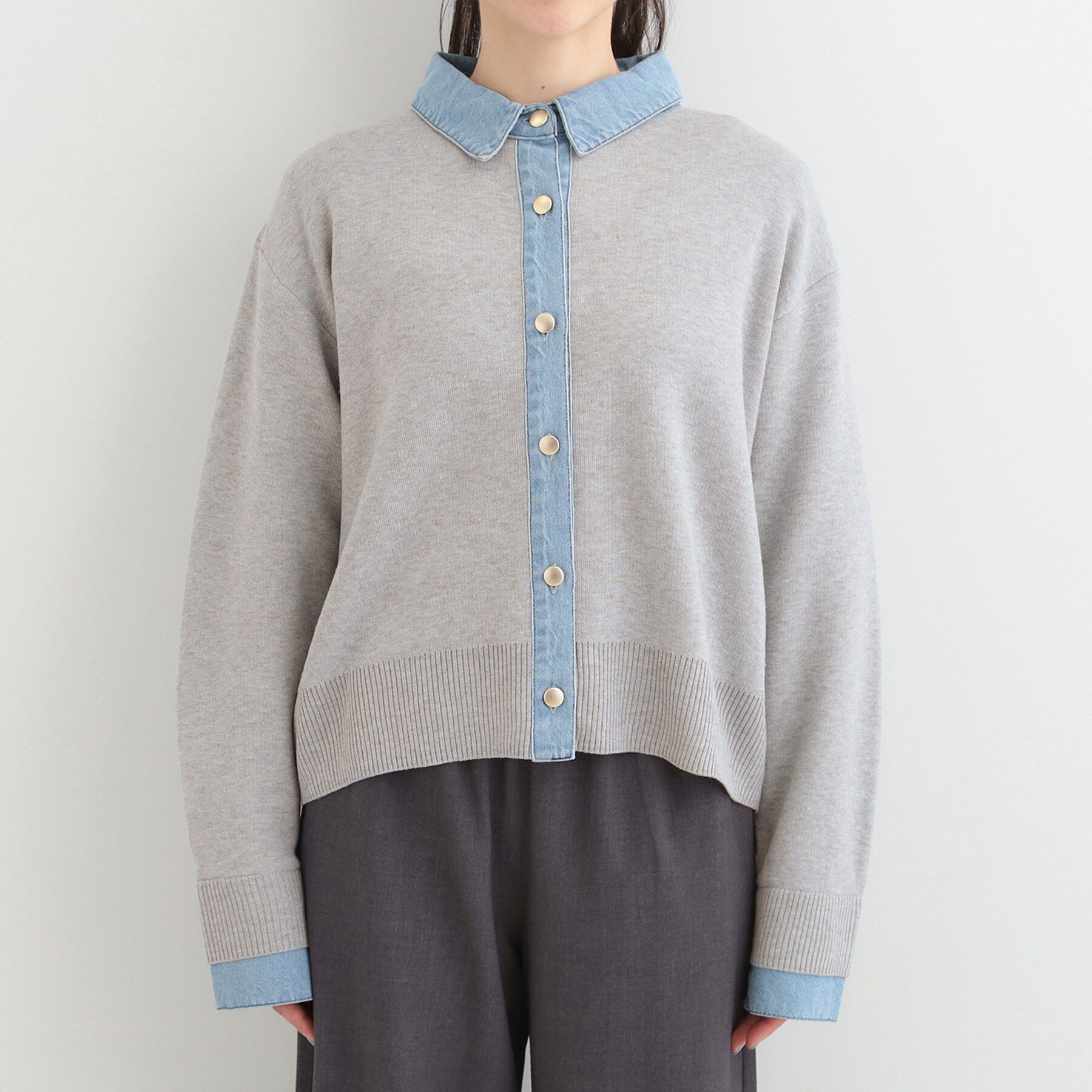 SHOO･LA･RUE「デニム切替でこなれ顔 金ボタン ニットカーディガン」|カーディガン|