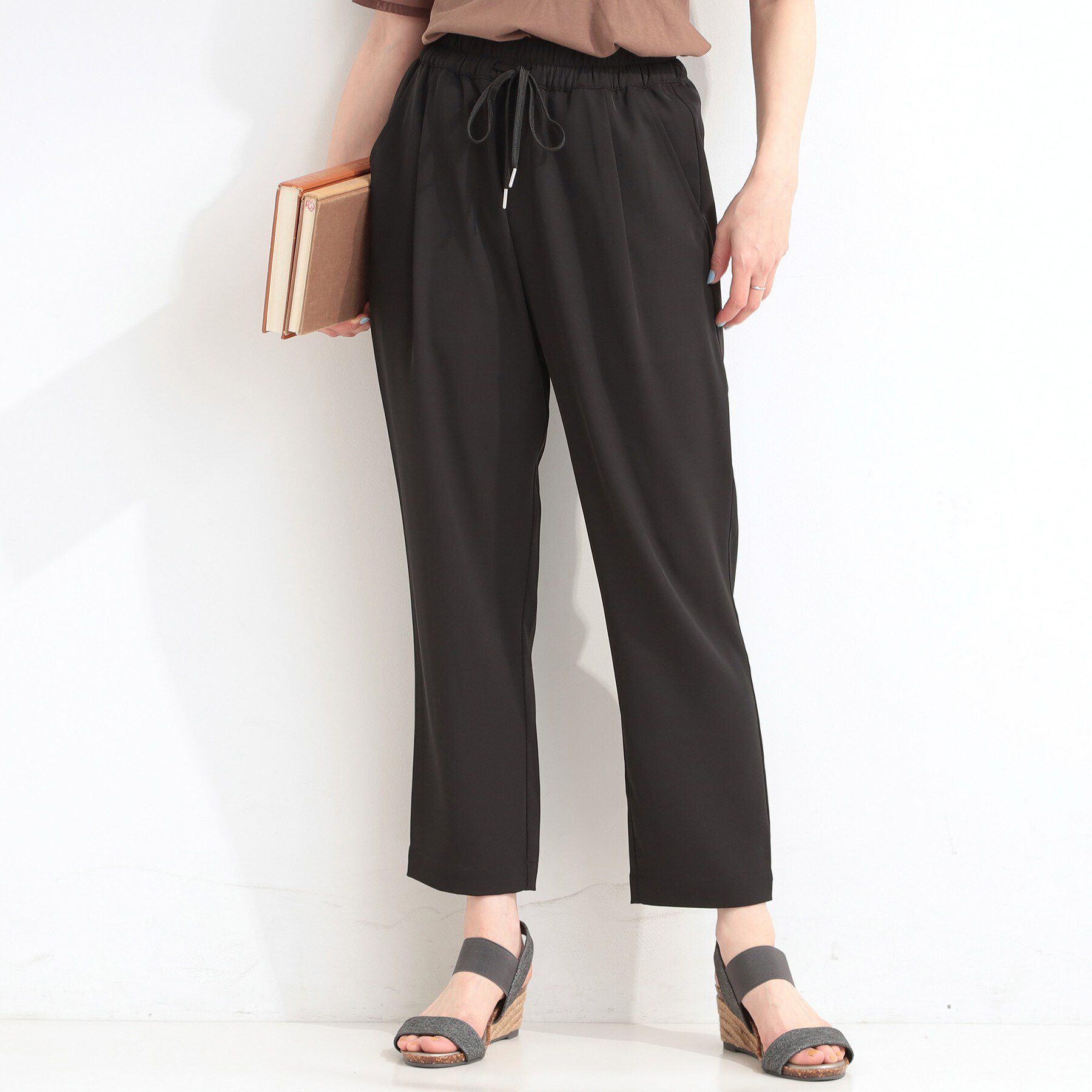 SHOO･LA･RUE「【セットアップ可/ひんやり/UV/SS-3L】さらさらぷるん イージーテーパードパンツ」|その他|ブラック(019)