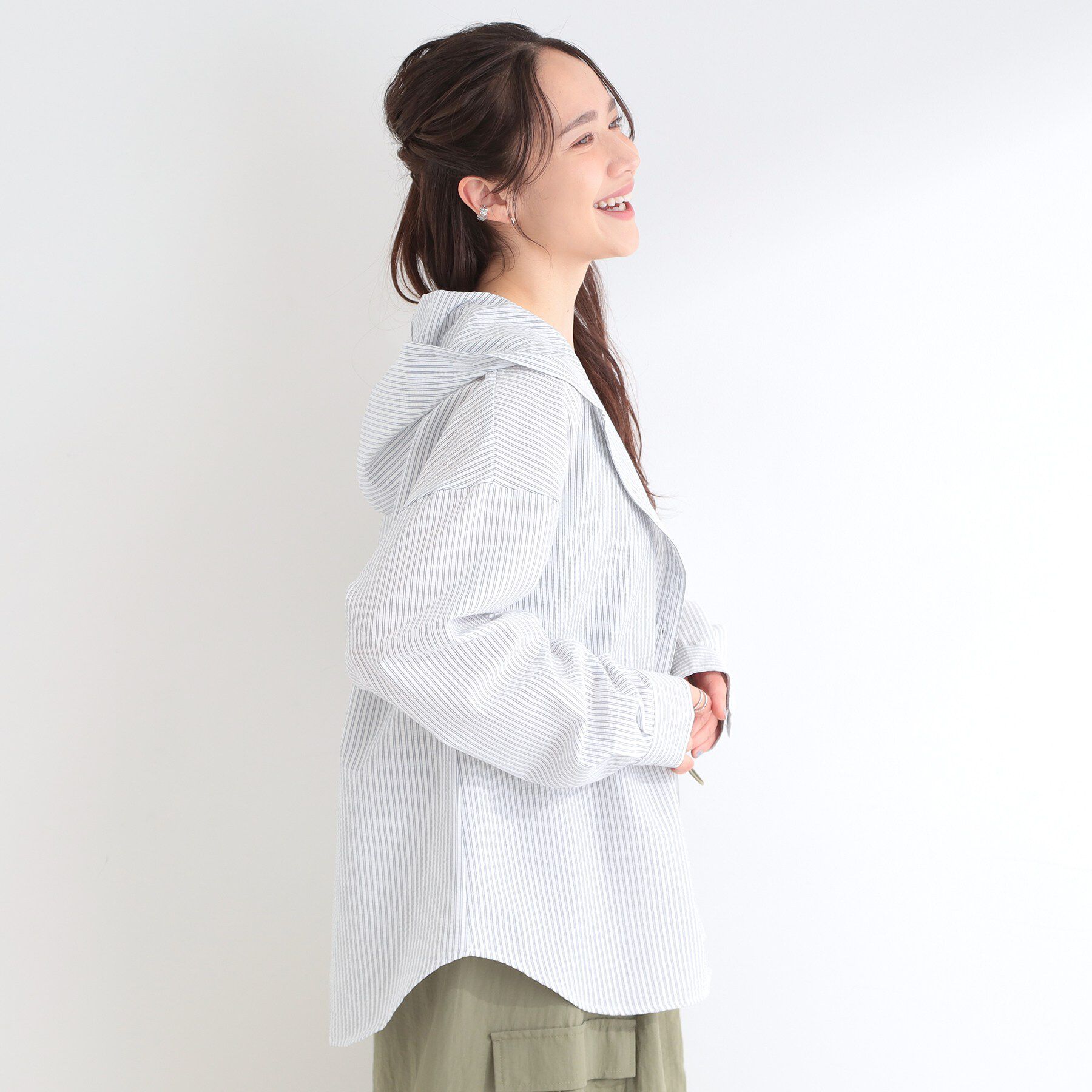 SHOO･LA･RUE「【洗濯機可/S-LL】体型カバーも叶う フード付きストライプシャツ」|シャツ・ブラウス|