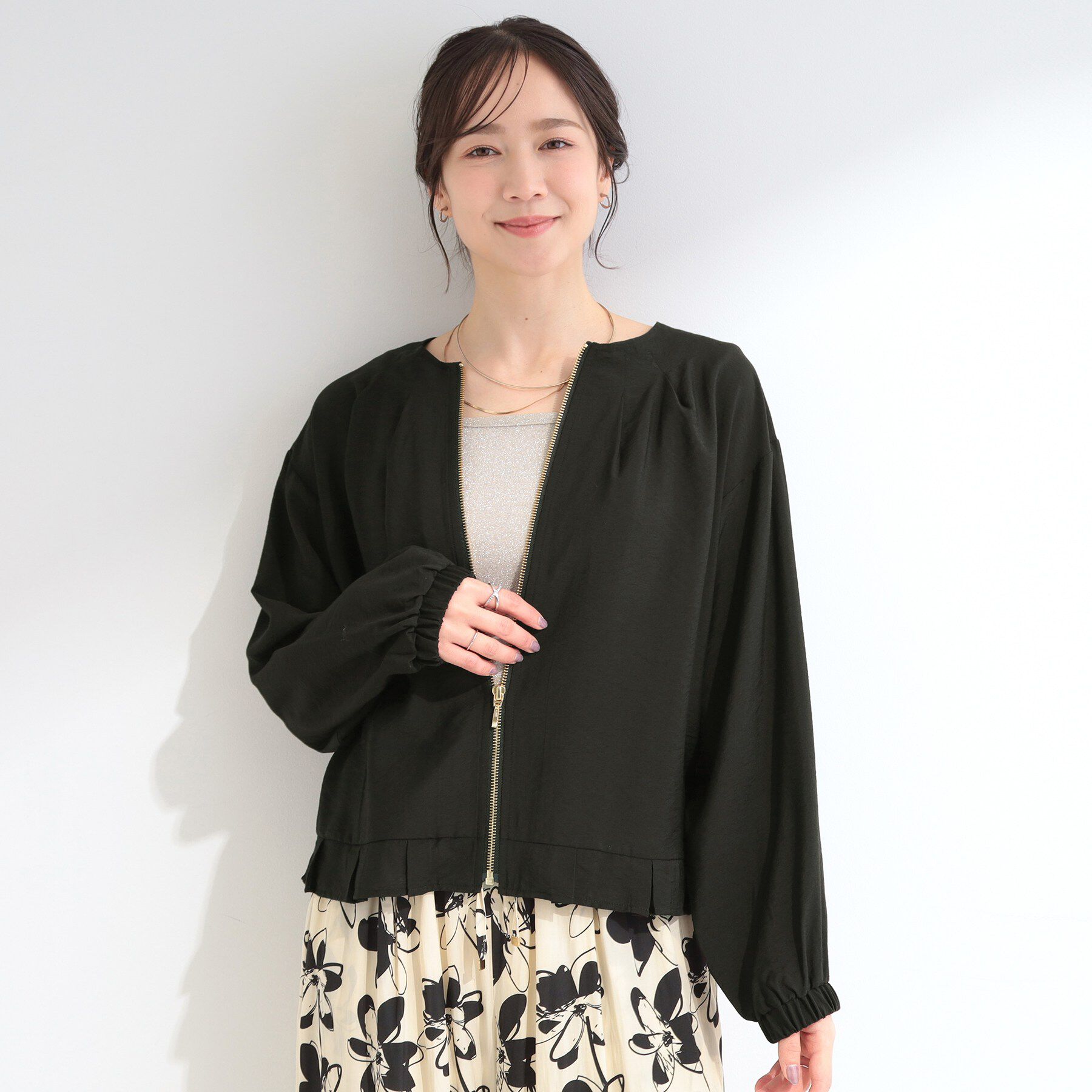 SHOO･LA･RUE「【洗濯機可/UV/S-LL】程よい透け感 襟元タック シアーブルゾン」|ブルゾン・スタジャン|