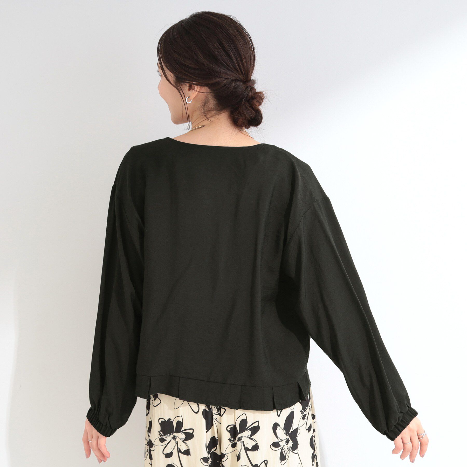 SHOO･LA･RUE「【洗濯機可/UV/S-LL】程よい透け感 襟元タック シアーブルゾン」|ブルゾン・スタジャン|