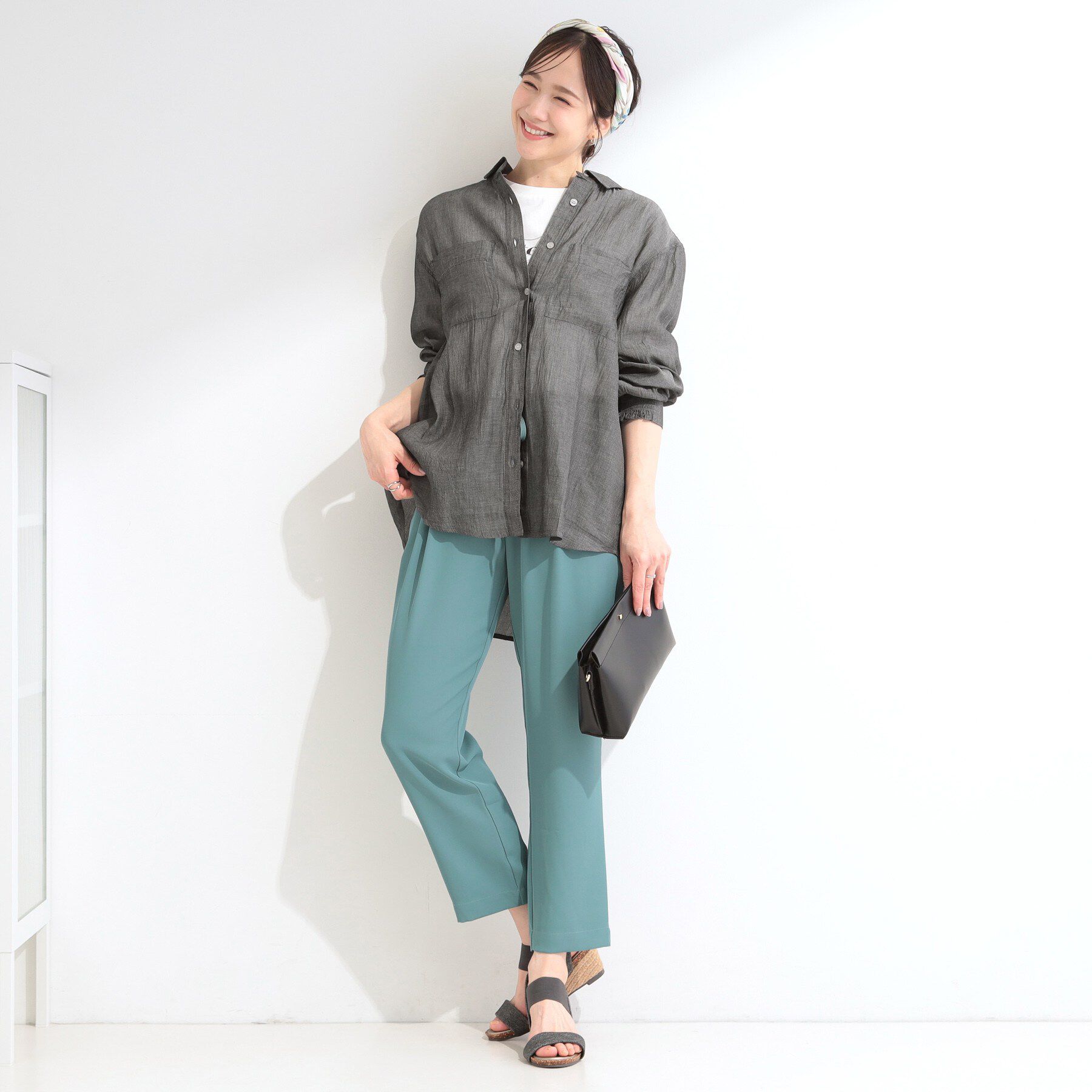 SHOO･LA･RUE「【UV/体型カバー/S-LL】お袖ゴム 柔らかシアーデニムシャツ」|シャツ・ブラウス|