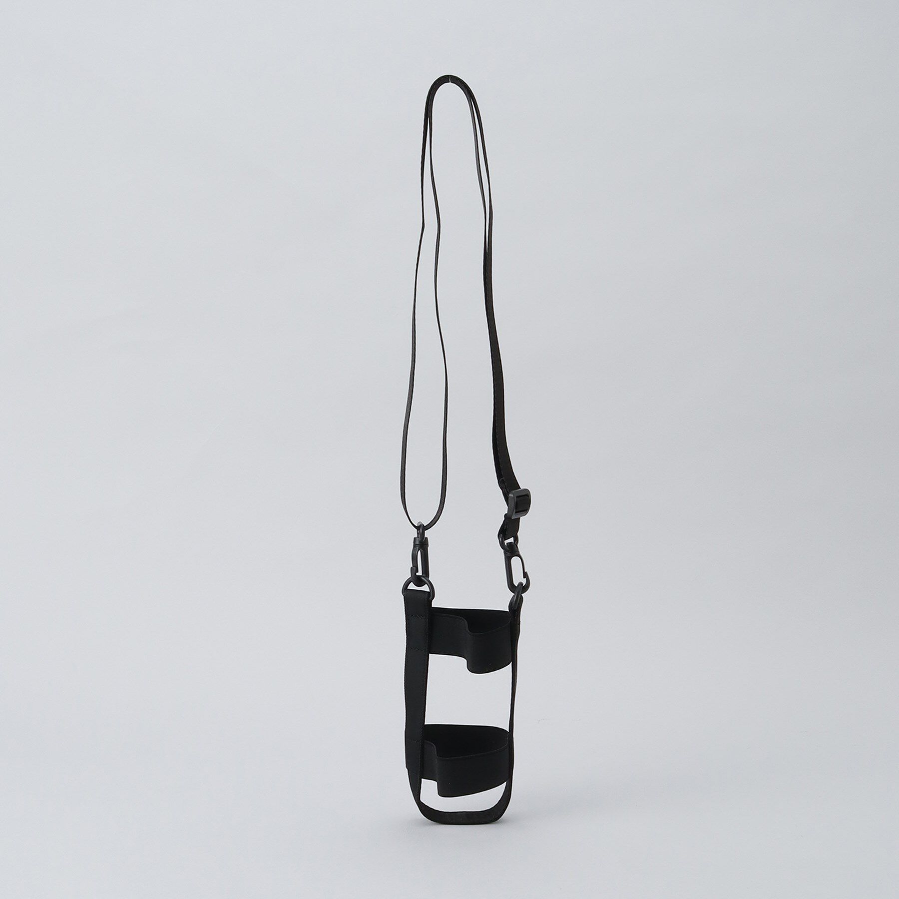 212 KITCHEN STORE「伸縮ボトルホルダー maneuver BK」|食器・キッチングッズ|