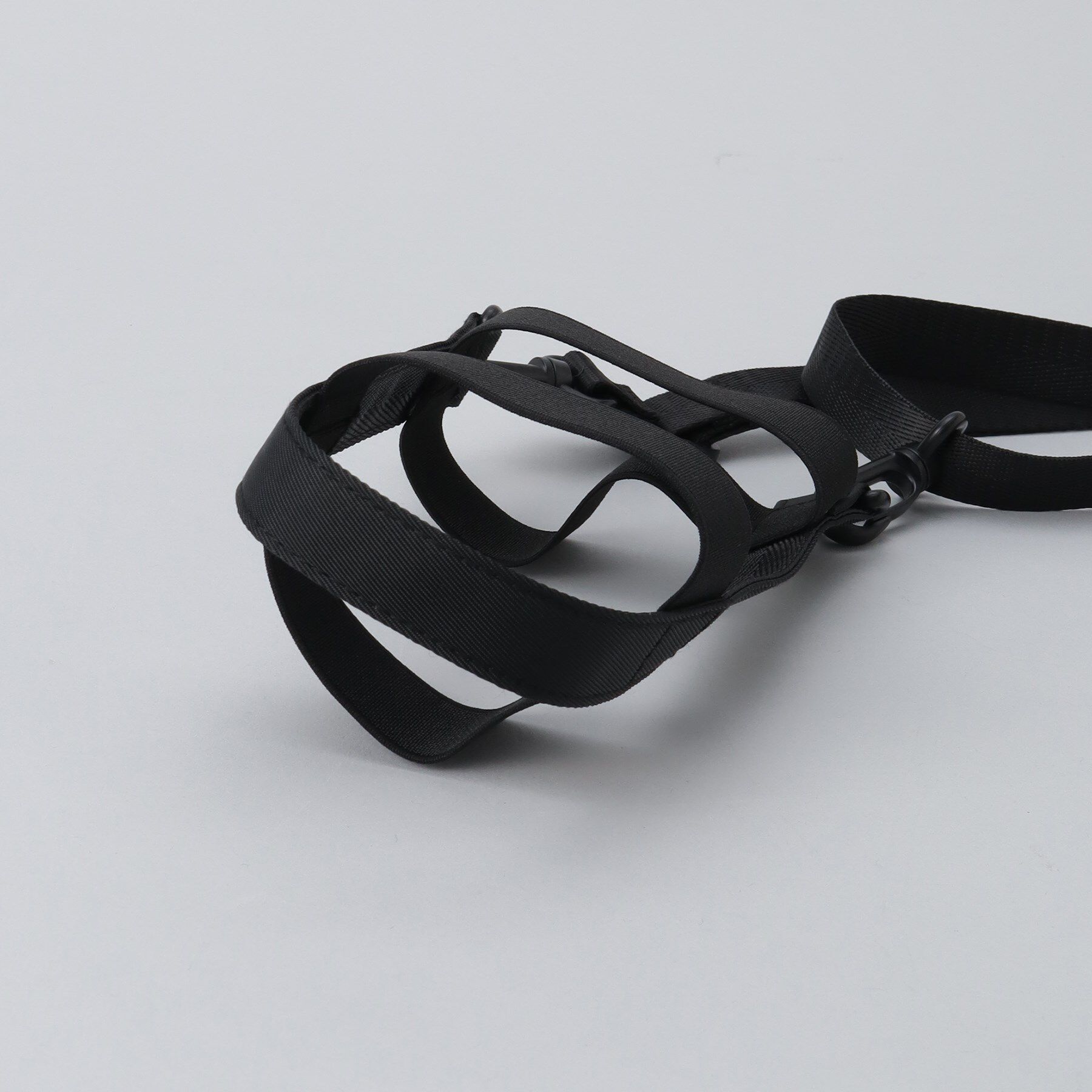 212 KITCHEN STORE「伸縮ボトルホルダー maneuver BK」|食器・キッチングッズ|