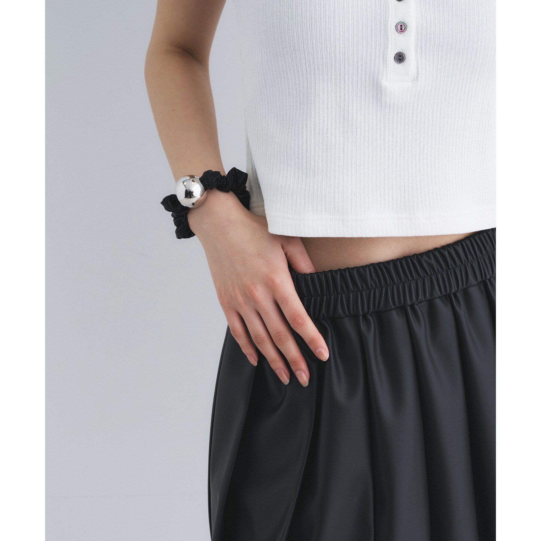 CODE A「heyep｜Metal Ball Faux Leather Scrunchie」|その他|