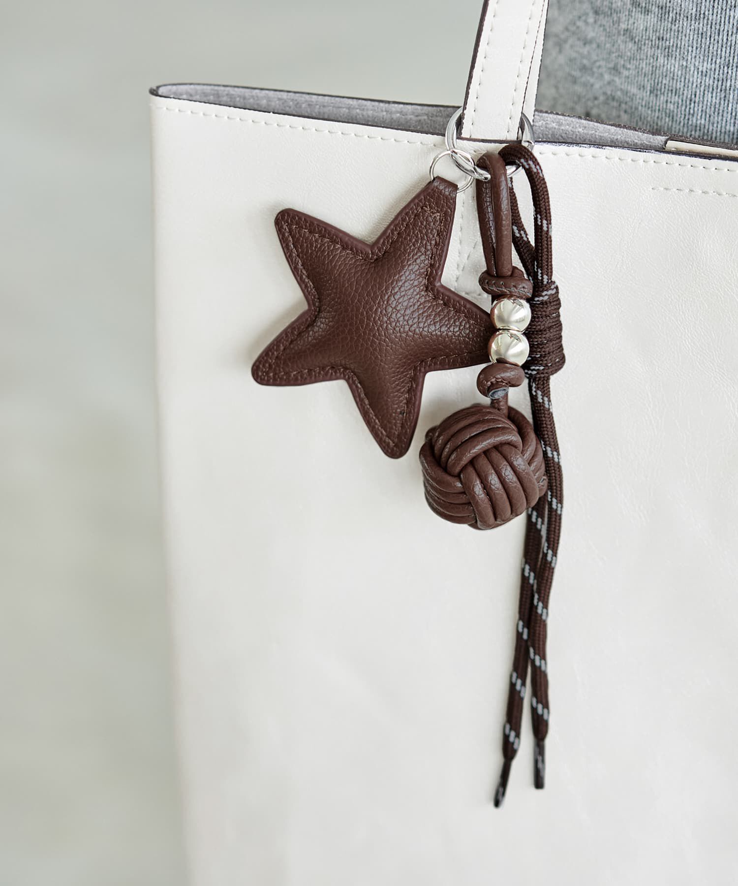 STYLE DELI「フェイクレザーSTARチャーム」|チャーム・キーホルダー|ブラウン