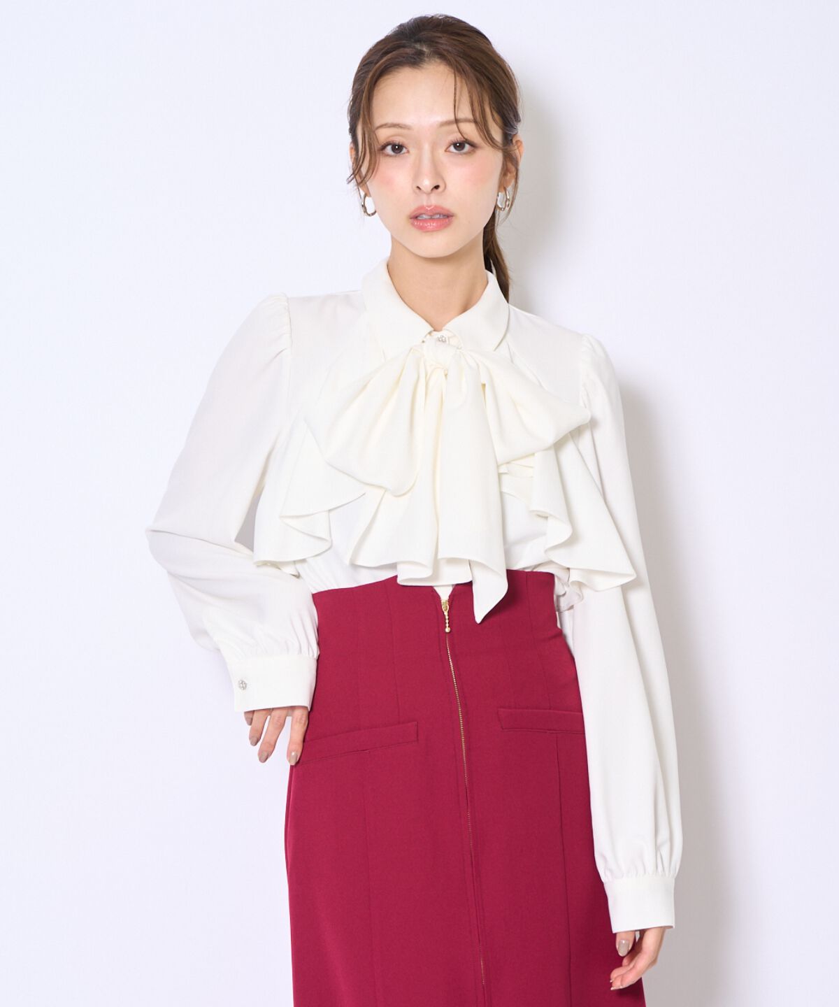 アンドクチュール「ビジューボタンフリルケープ長袖ブラウス」|シャツ・ブラウス|