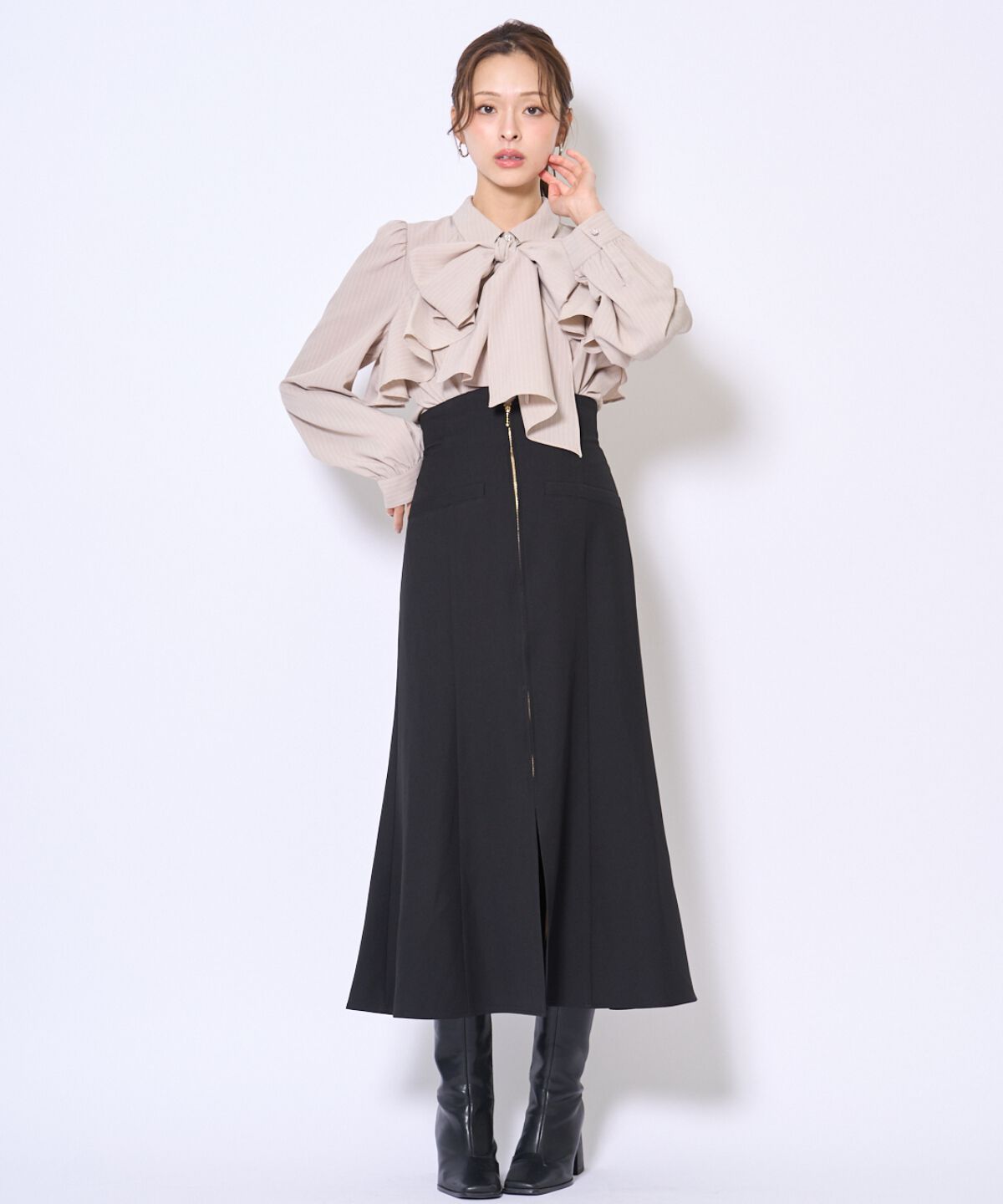 アンドクチュール「ビジューボタンフリルケープ長袖ブラウス」|シャツ・ブラウス|