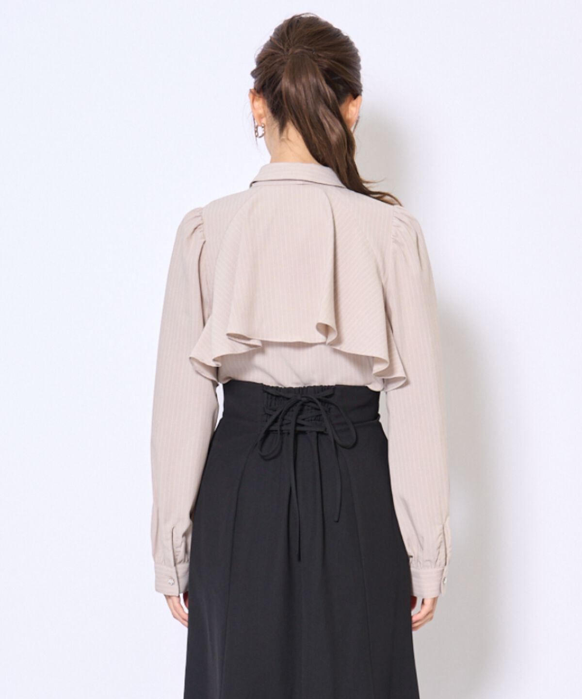 アンドクチュール「ビジューボタンフリルケープ長袖ブラウス」|シャツ・ブラウス|