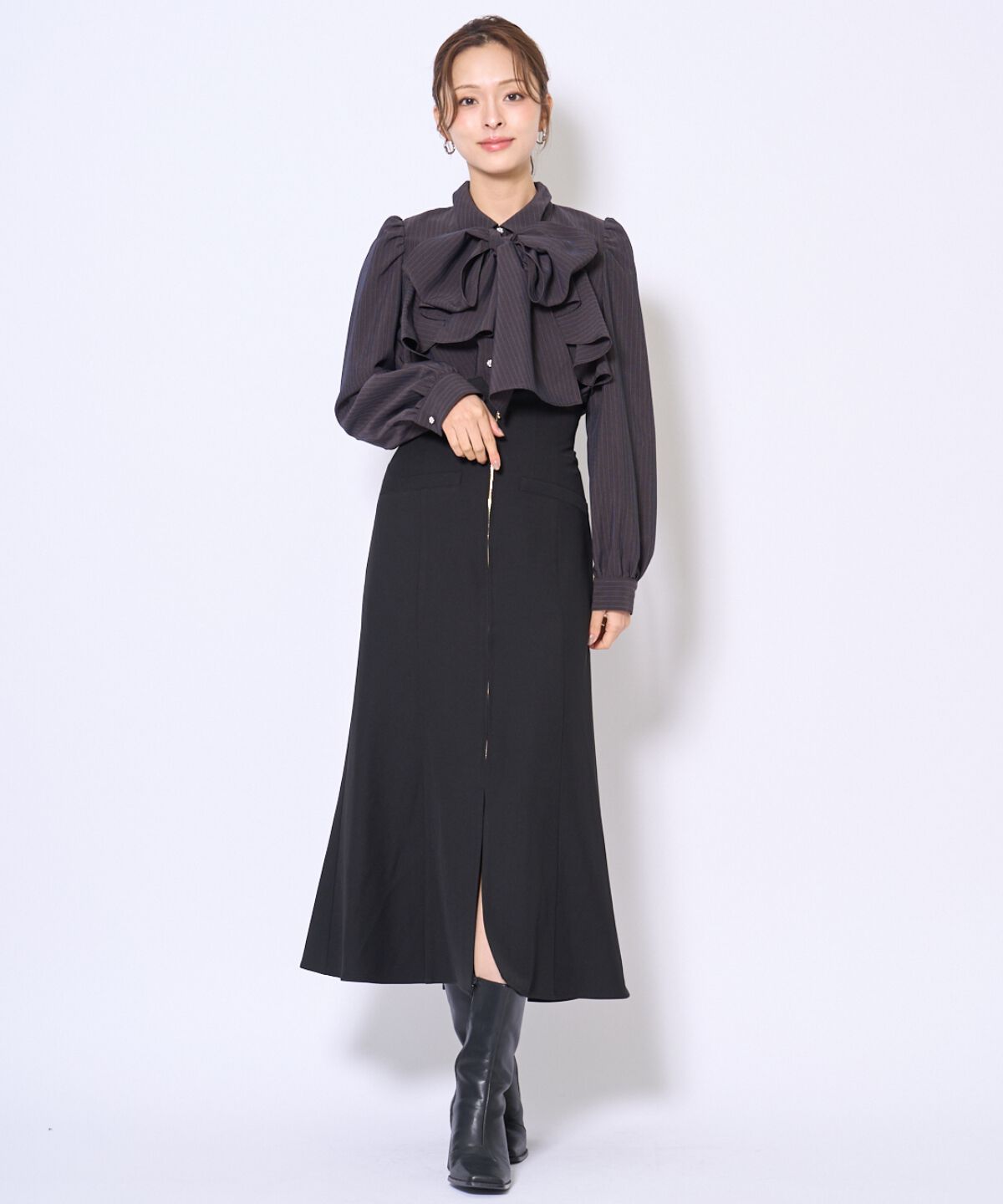 アンドクチュール「ビジューボタンフリルケープ長袖ブラウス」|シャツ・ブラウス|