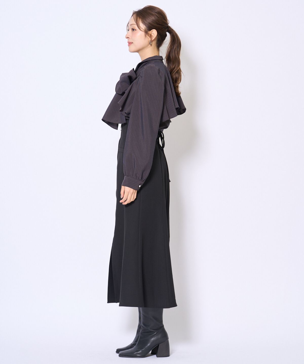 アンドクチュール「ビジューボタンフリルケープ長袖ブラウス」|シャツ・ブラウス|