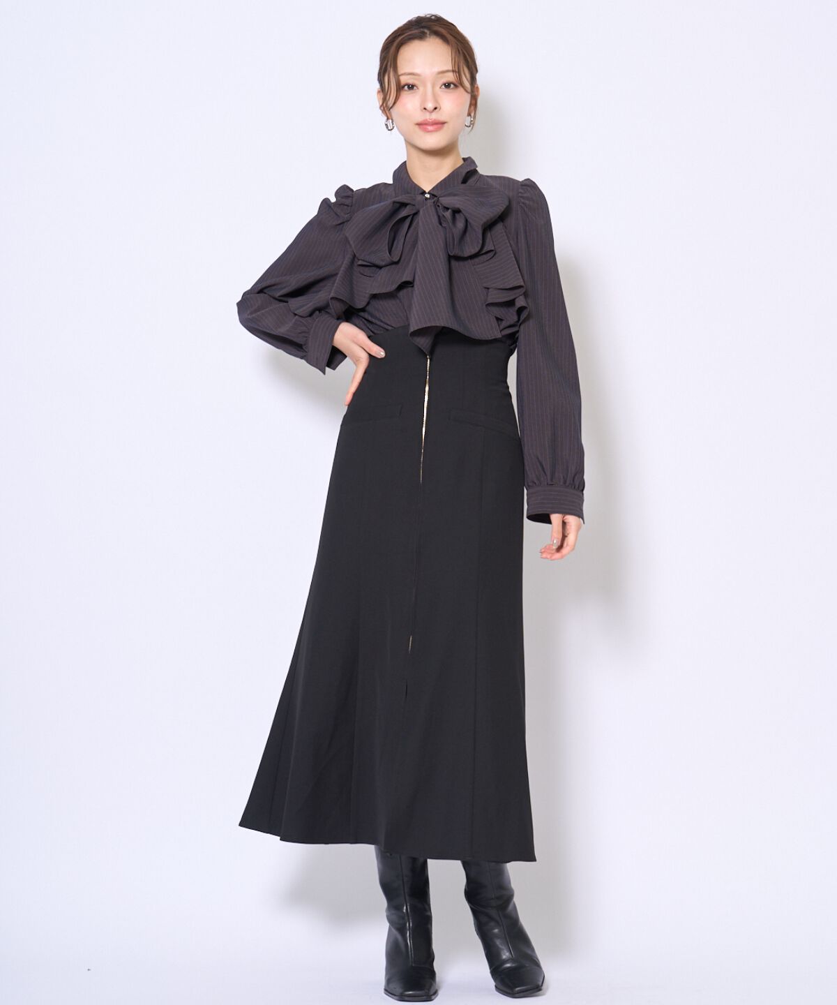 アンドクチュール「ビジューボタンフリルケープ長袖ブラウス」|シャツ・ブラウス|