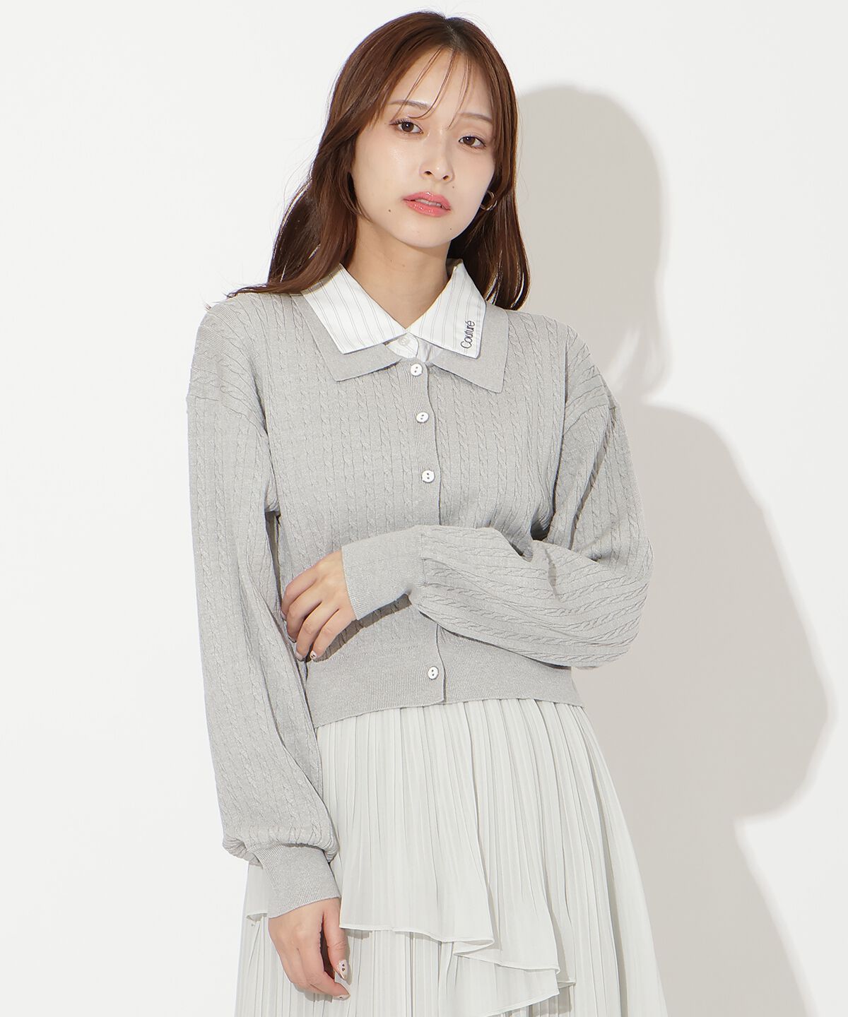 アンドクチュール「シャツレイヤード風ケーブルカーディガン」|カーディガン|