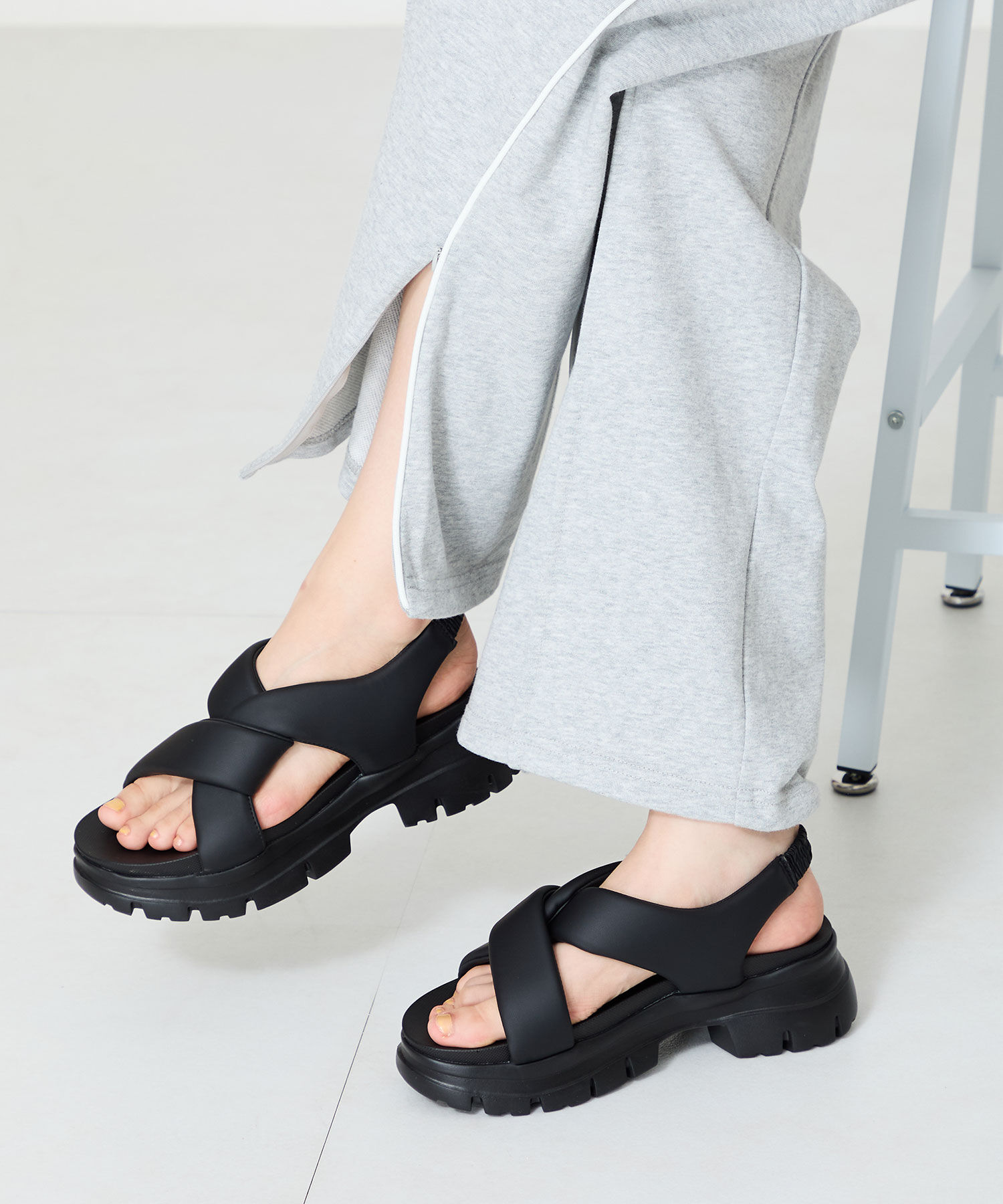 ORiental TRaffic「クロスデザインパデット厚底サンダル/51216 サンダル 厚底 トレンド 人気 売れてる」|サンダル|