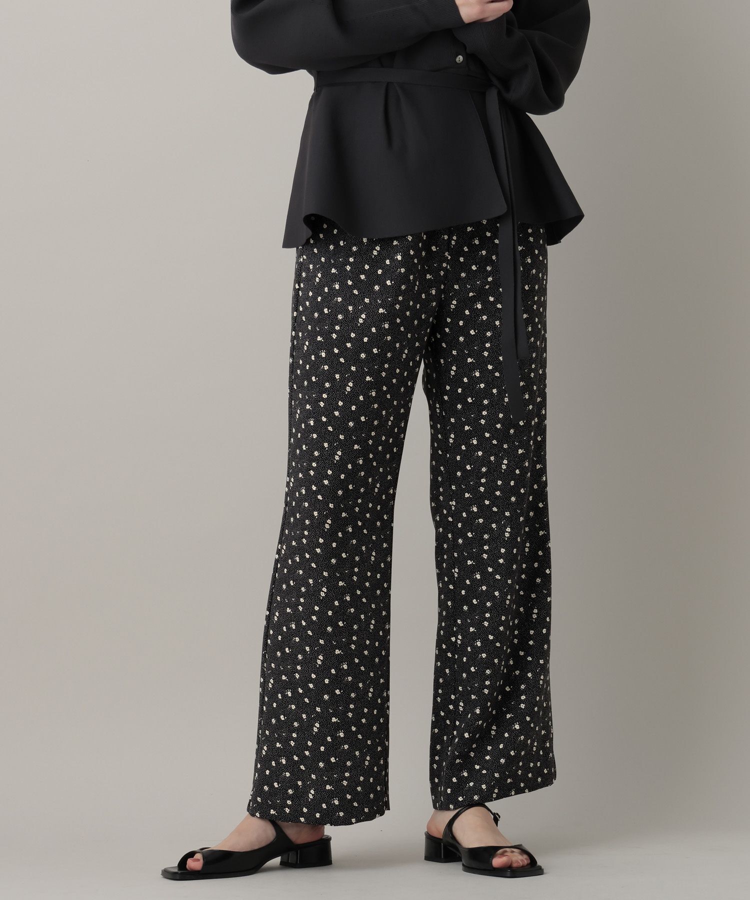 A part by 「コバナガラセミフレアパンツ」|スラックス|ブラック