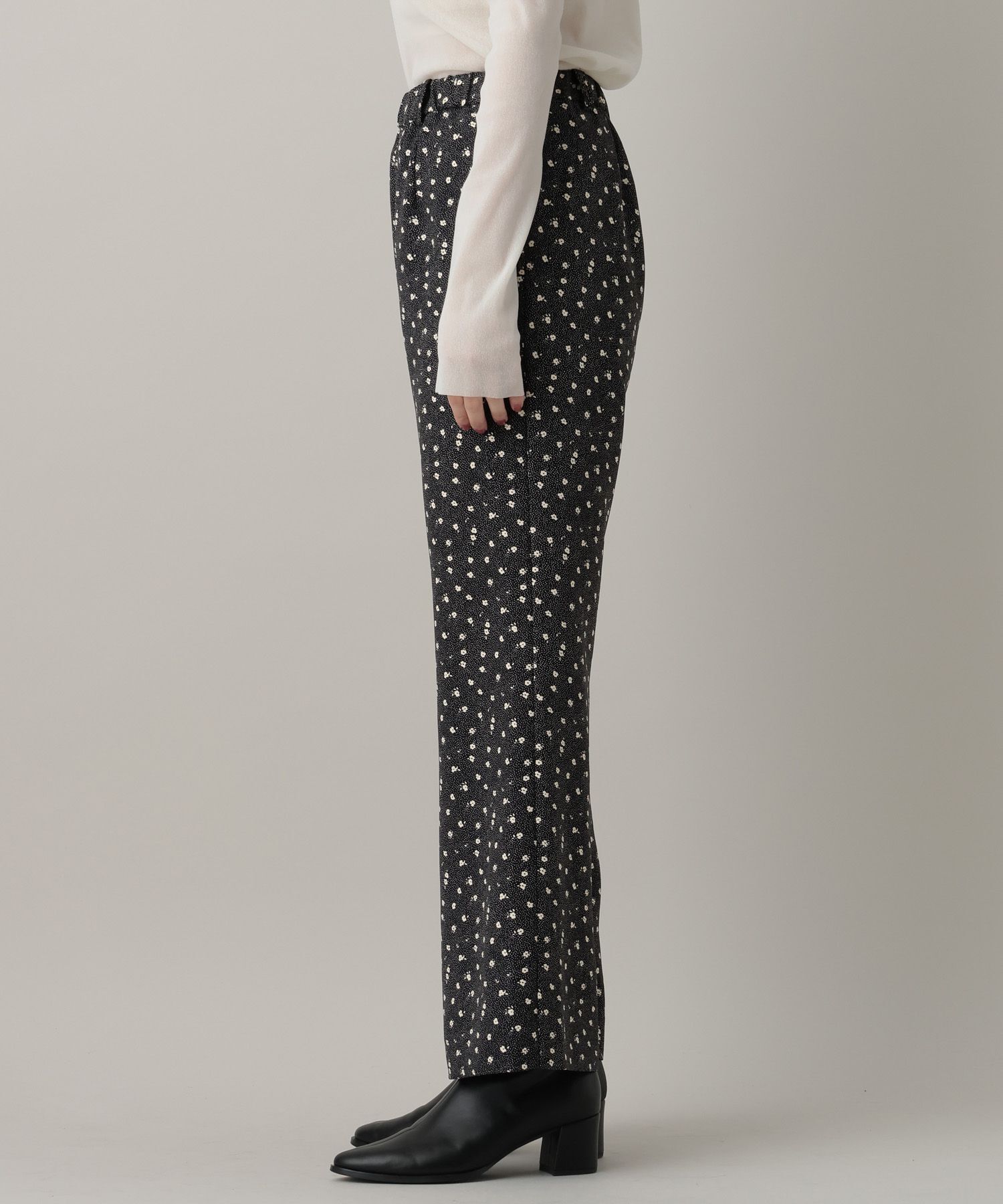 A part by 「コバナガラセミフレアパンツ」|スラックス|