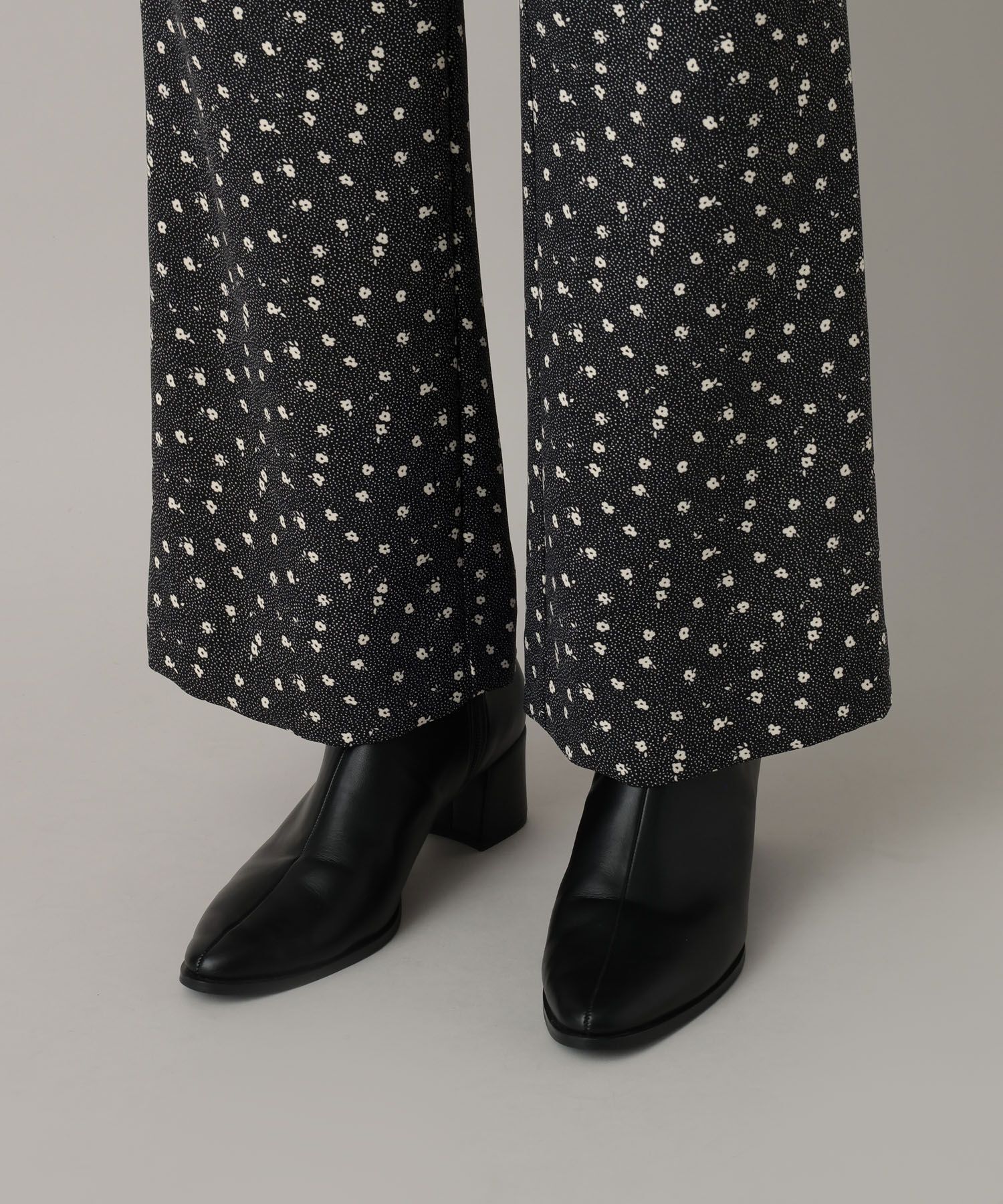 A part by 「コバナガラセミフレアパンツ」|スラックス|