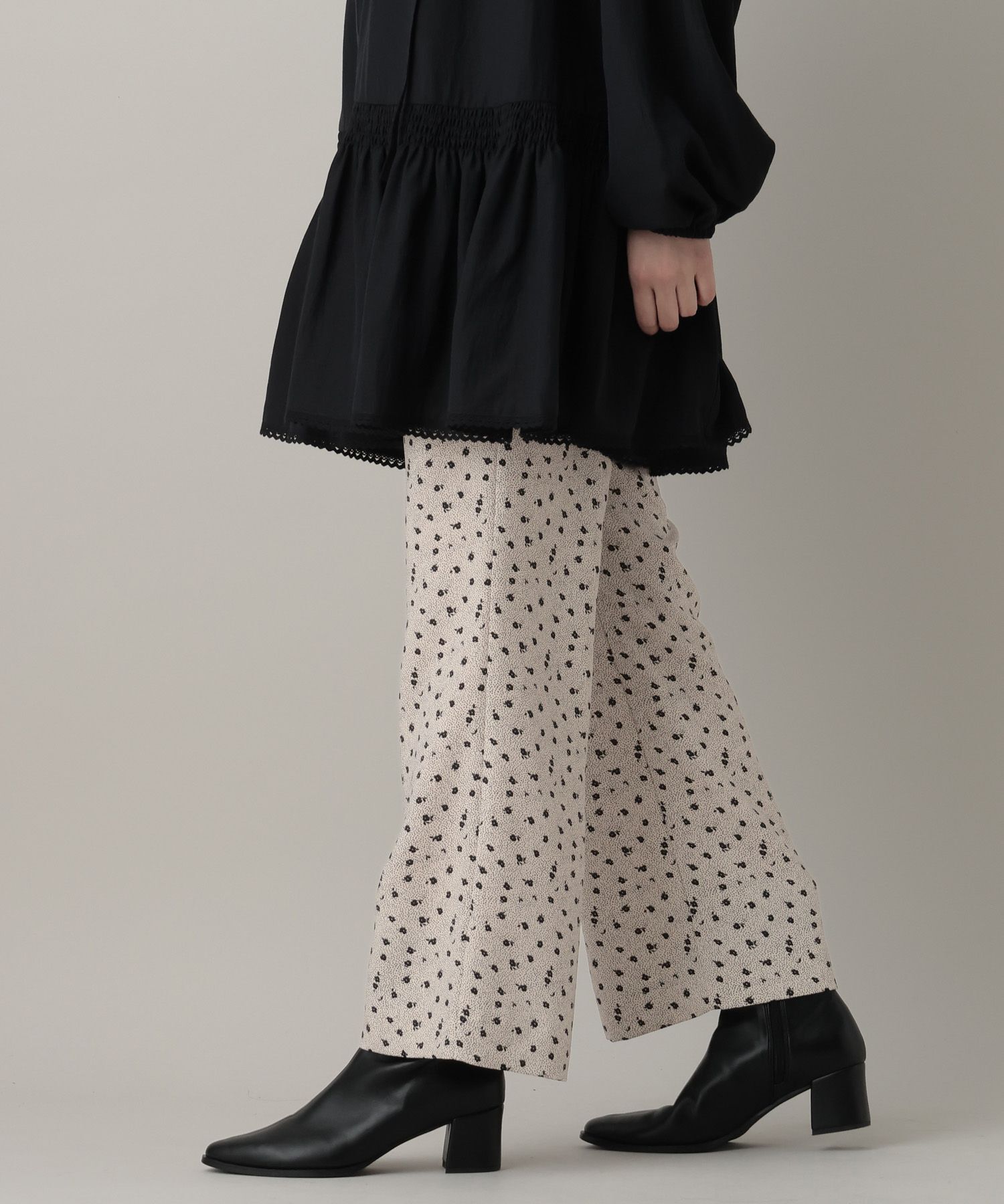 A part by 「コバナガラセミフレアパンツ」|スラックス|