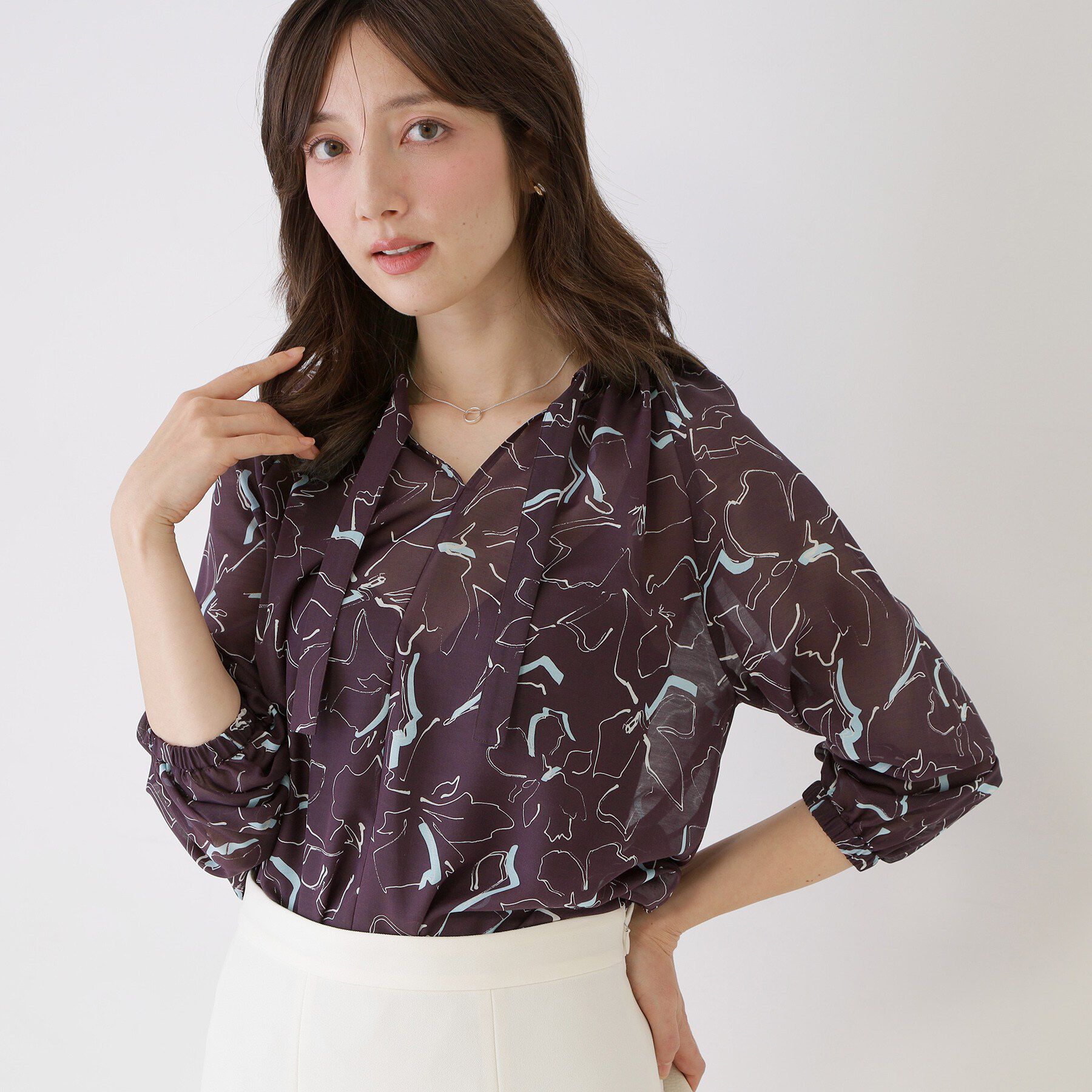 COUP DE CHANCE「【手洗い可/通勤服】シアーローン花柄ブラウス」|シャツ・ブラウス|ブラウン(144)