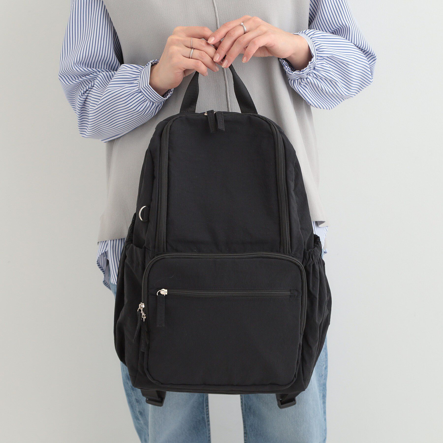 SHOO･LA･RUE「【撥水/A4サイズ可】他ポケットでらくらく整理整頓 13ポケットバックパック」|リュック|ブラック(019)