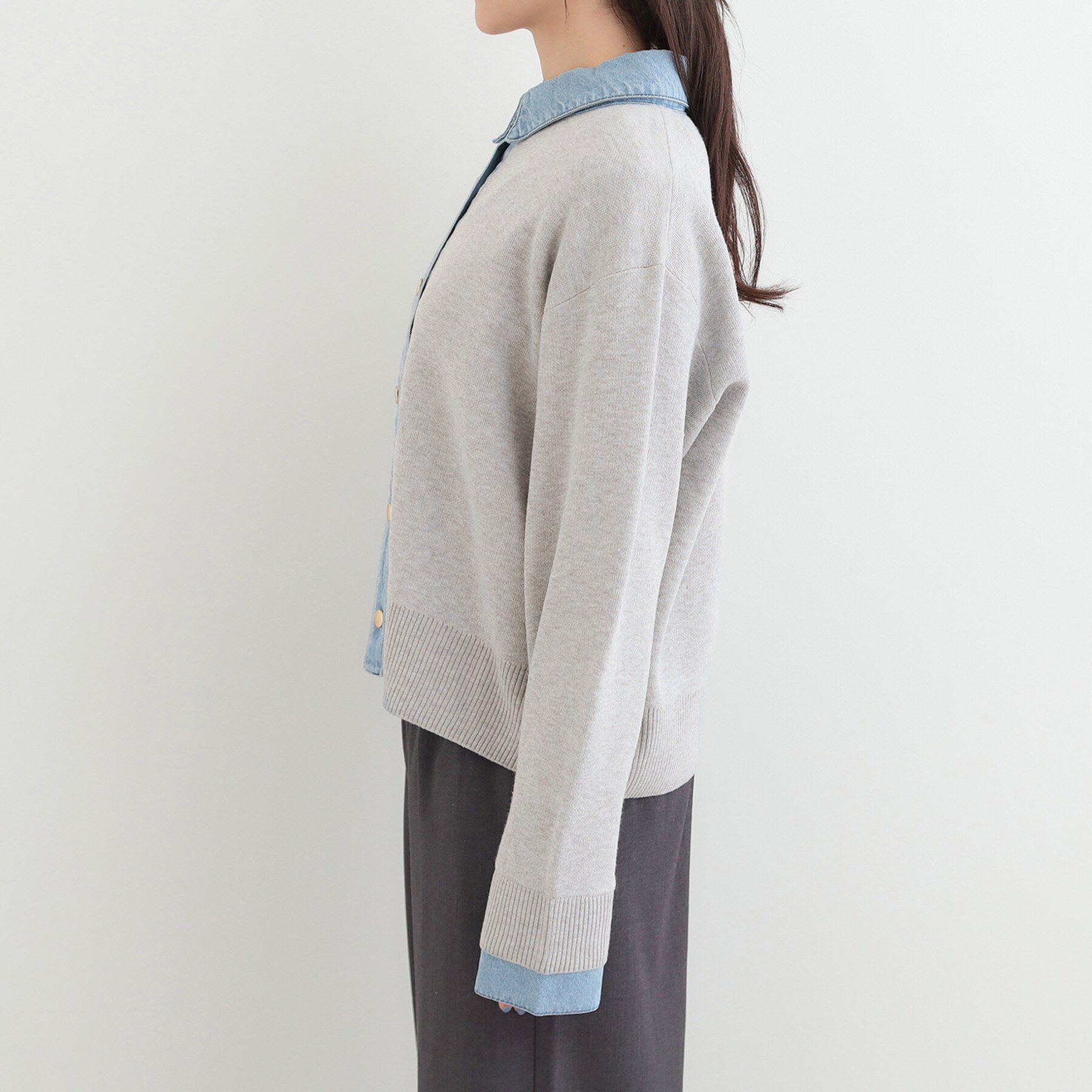 SHOO･LA･RUE「デニム切替でこなれ顔 金ボタン ニットカーディガン」|カーディガン|