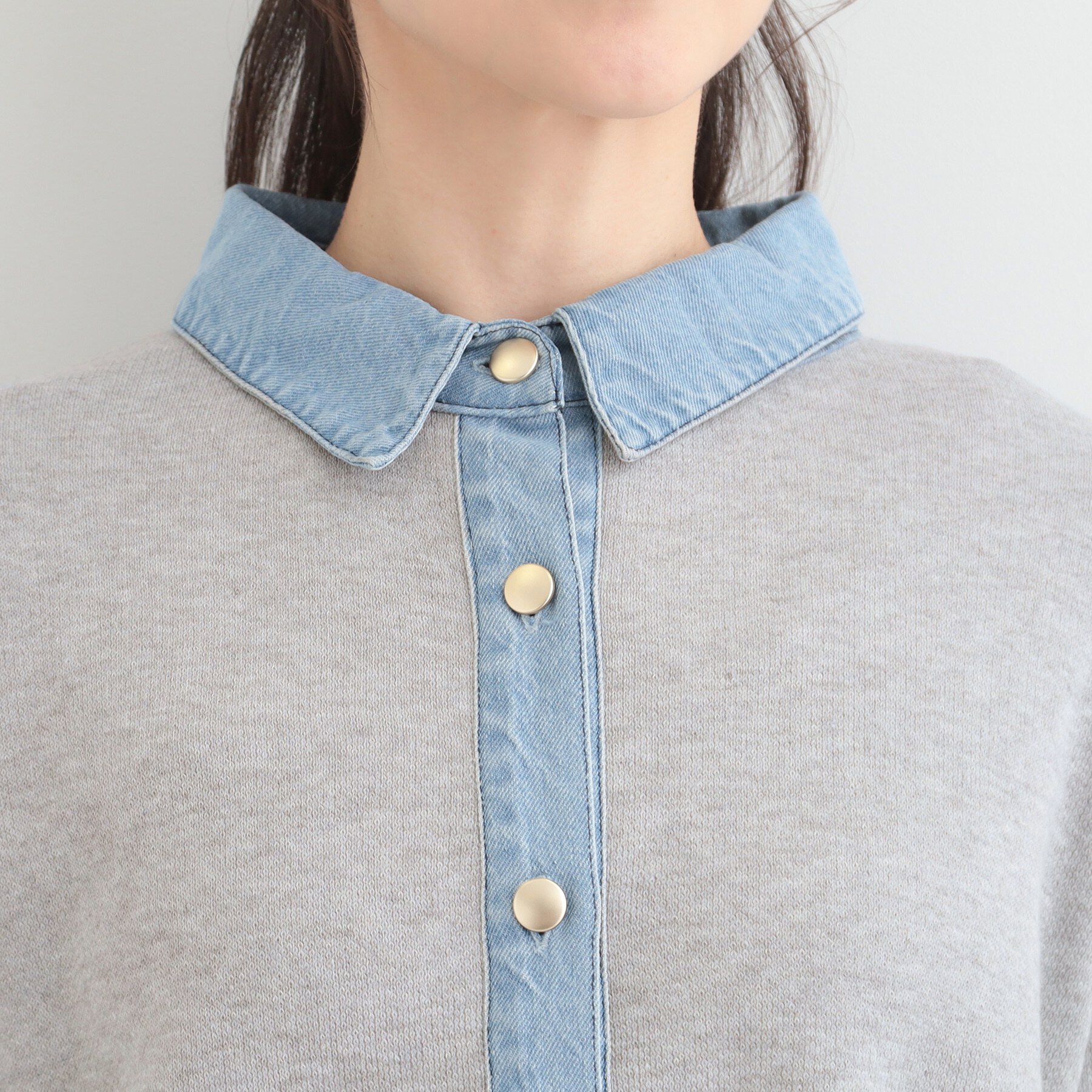 SHOO･LA･RUE「デニム切替でこなれ顔 金ボタン ニットカーディガン」|カーディガン|