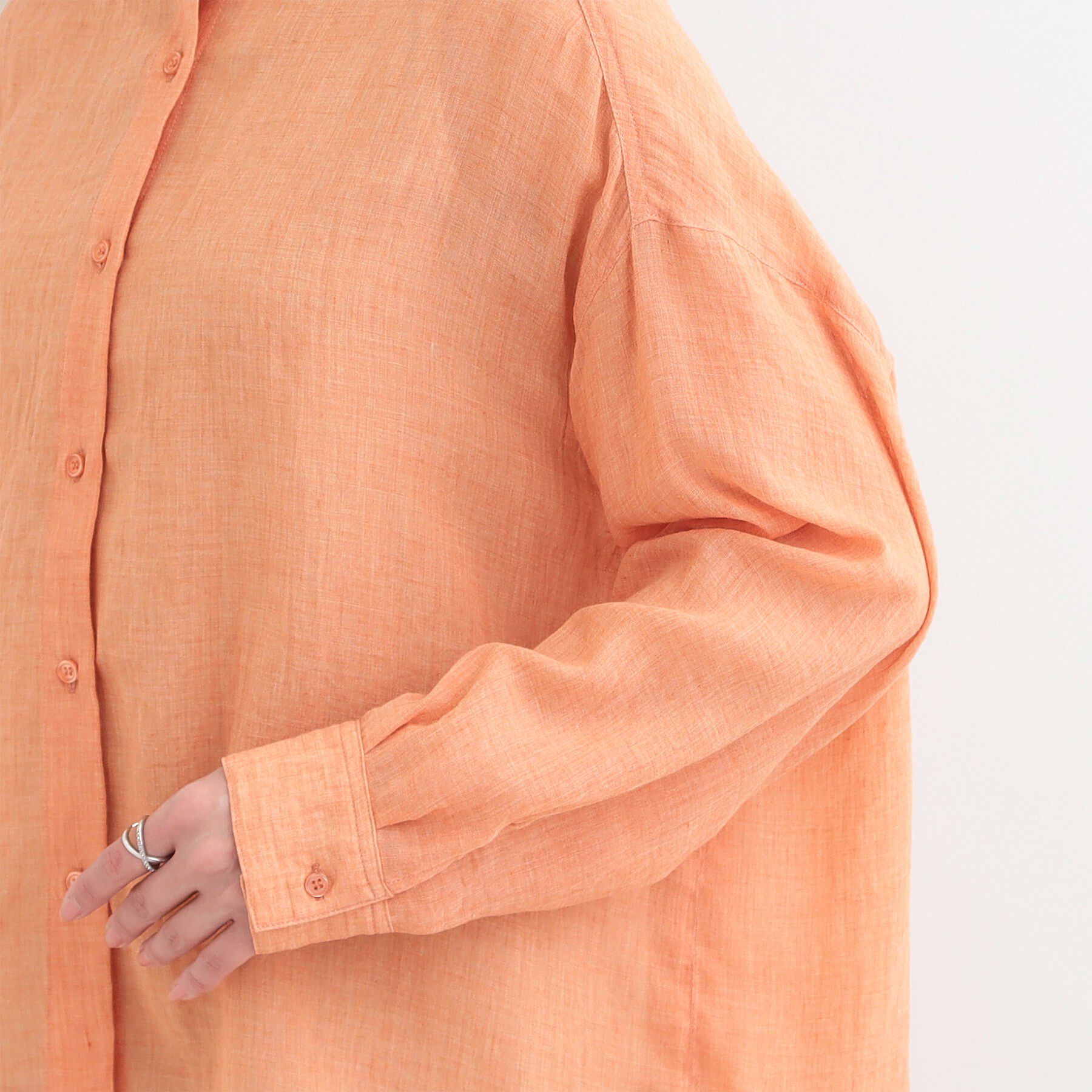 SHOO･LA･RUE「【体型カバー】前後差デザインで即こなれ見え ゆるシルエットシャツ」|シャツ・ブラウス|