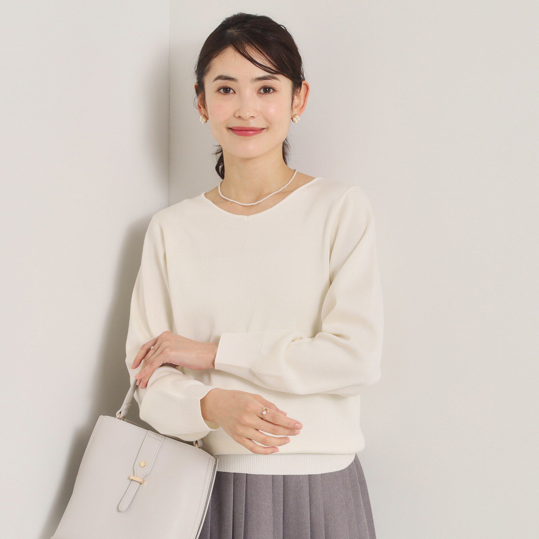 ITS&rsquo;DEMO「【洗濯機OK】花粉防止Vネックニット」|ニット・セーター|オフホワイト(003