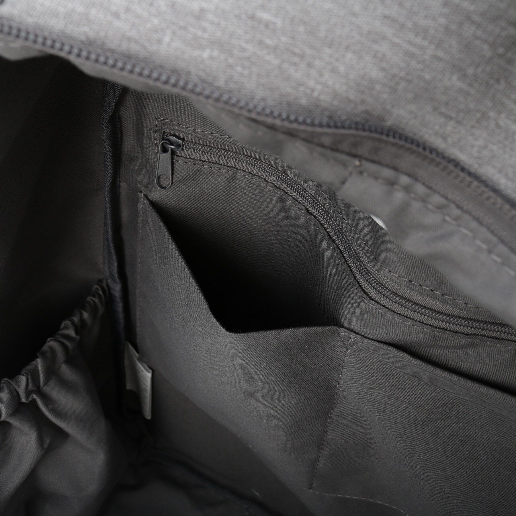 ITS&rsquo;DEMO「【12ポケット】ガバッとリュック」|リュック|