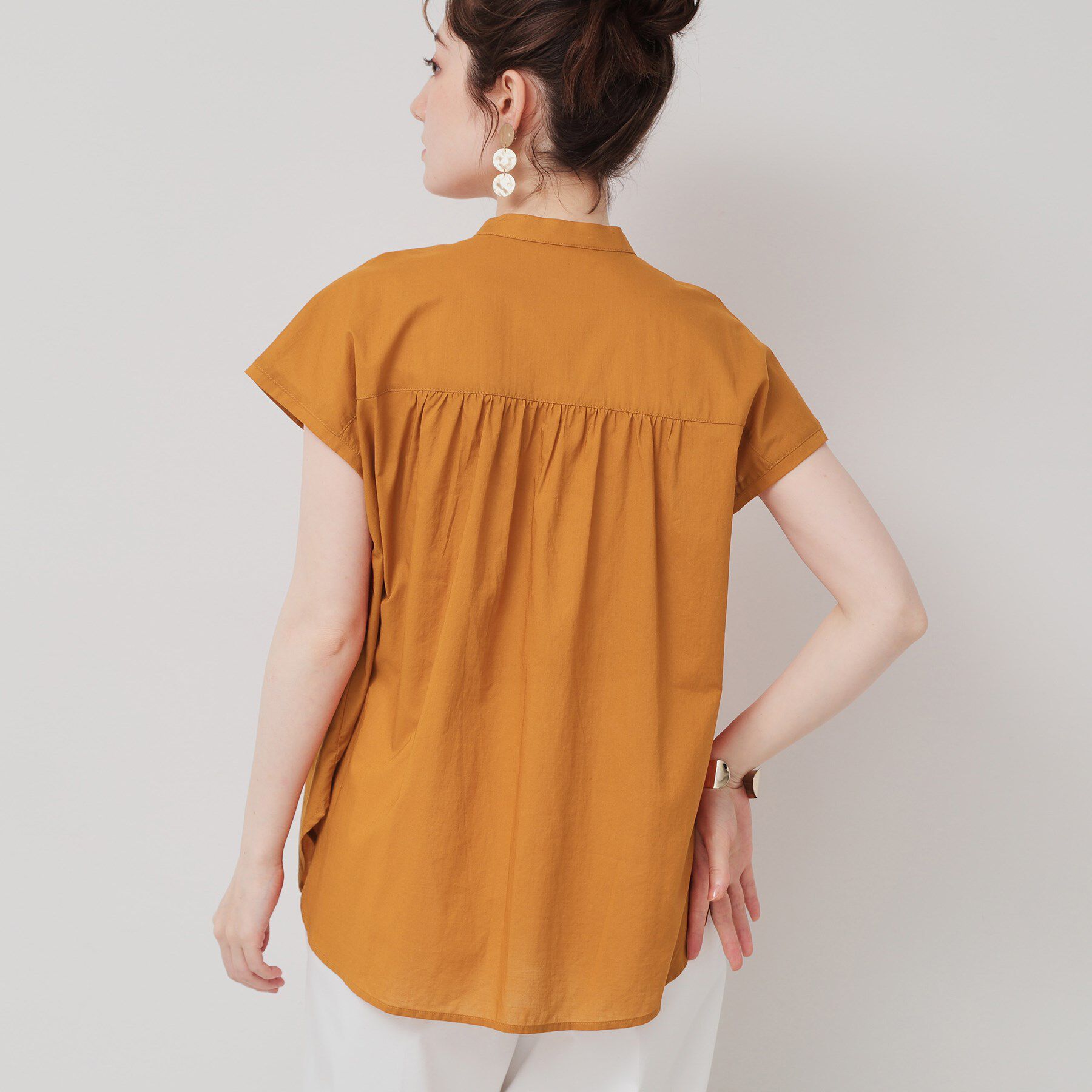 SunaUna「【コンパクトフリル／3色展開】フレンチスリーブブラウス」|シャツ・ブラウス|