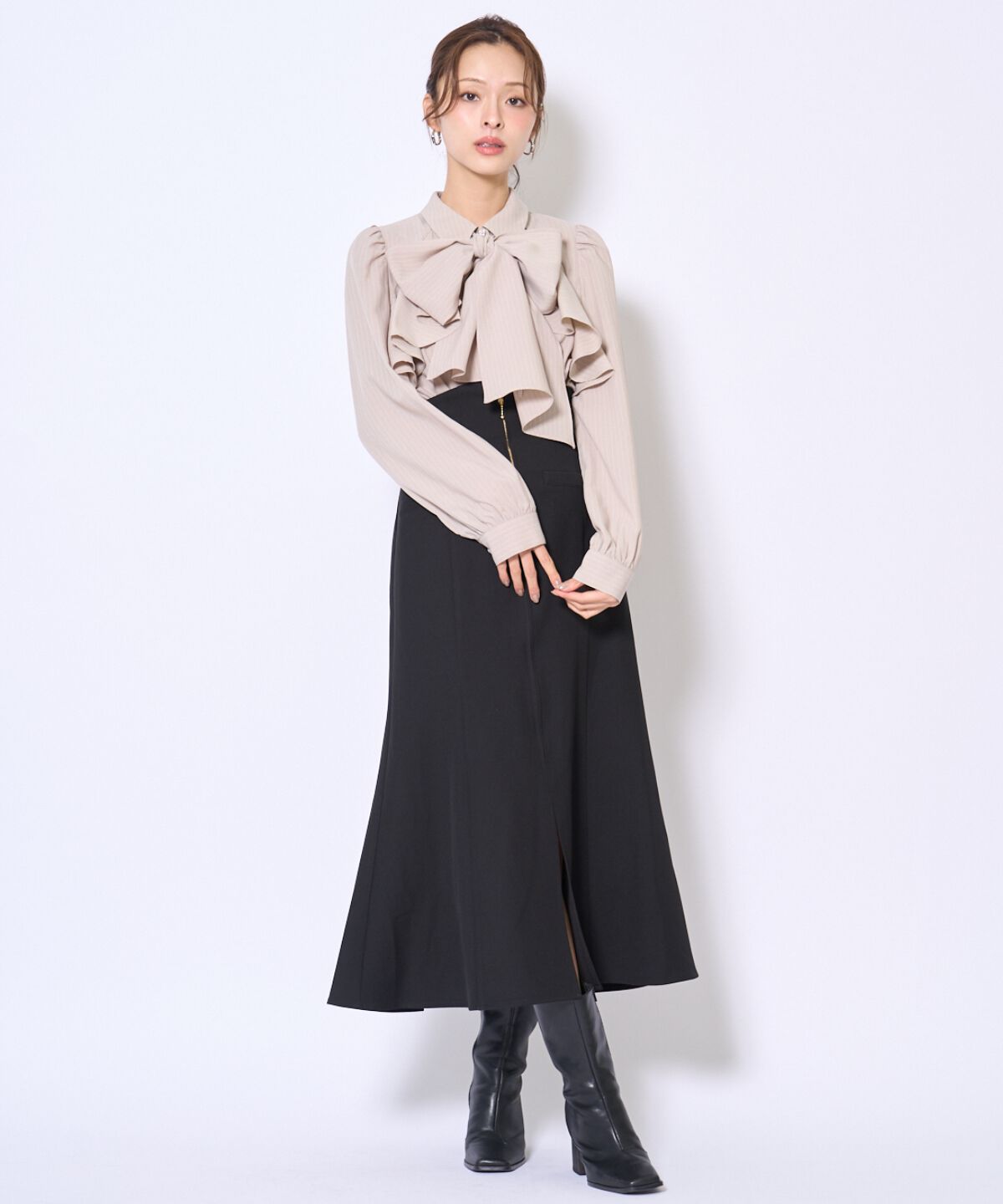 アンドクチュール「ビジューボタンフリルケープ長袖ブラウス」|シャツ・ブラウス|