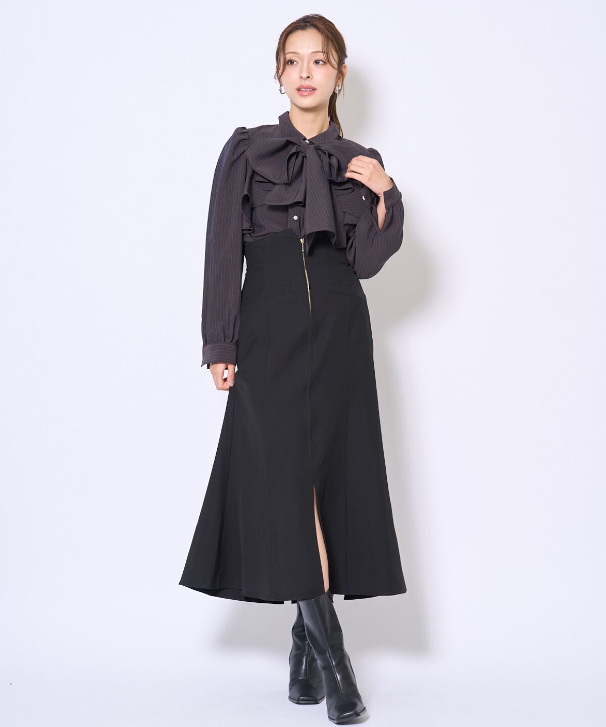 アンドクチュール「ビジューボタンフリルケープ長袖ブラウス」|シャツ・ブラウス|