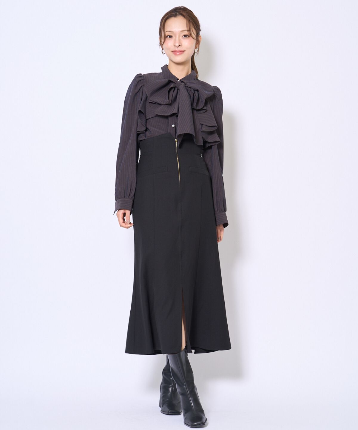 アンドクチュール「ビジューボタンフリルケープ長袖ブラウス」|シャツ・ブラウス|